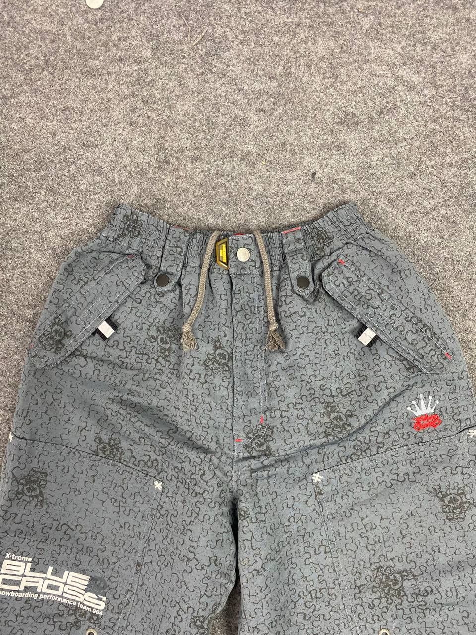 Japanese Brand blue cross japanese brands ski pants nice design Size US 26 / EU 42 - 8 Thumbnail