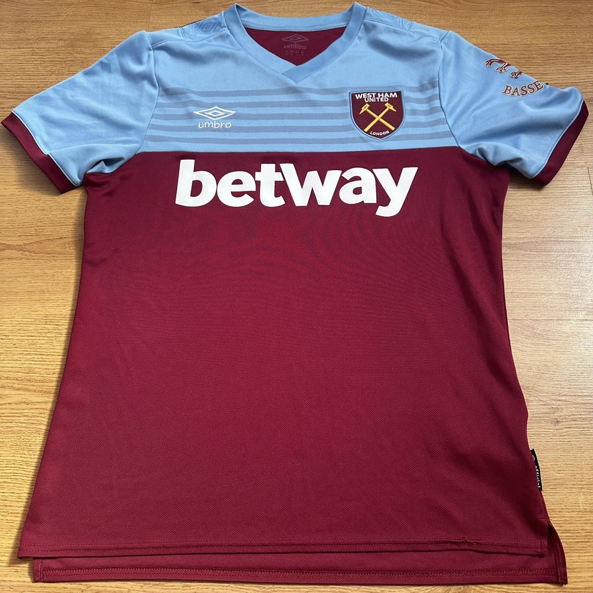 Palace × Umbro Palace umbro classic jersey vermillion | Grailed