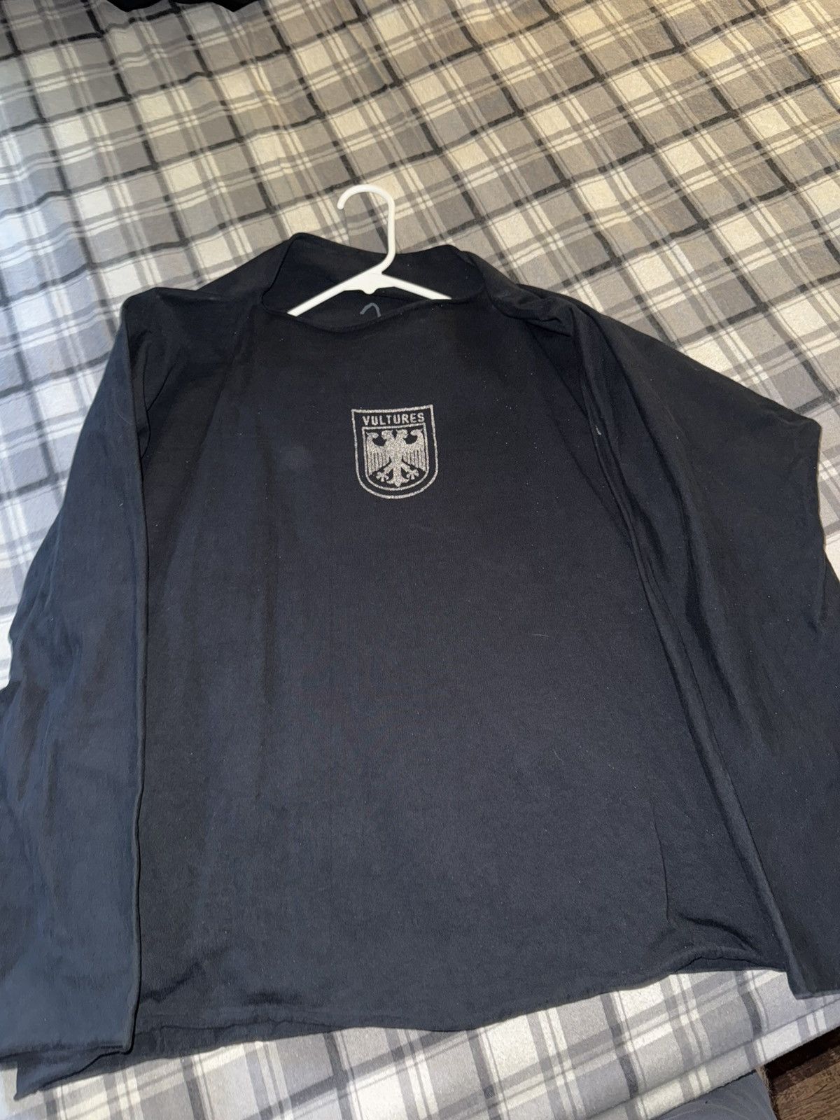 Designer × Yeezy Yeezy Vultures 1 Longsleeve Size US S / EU 44-46 / 1 - 1 Thumbnail