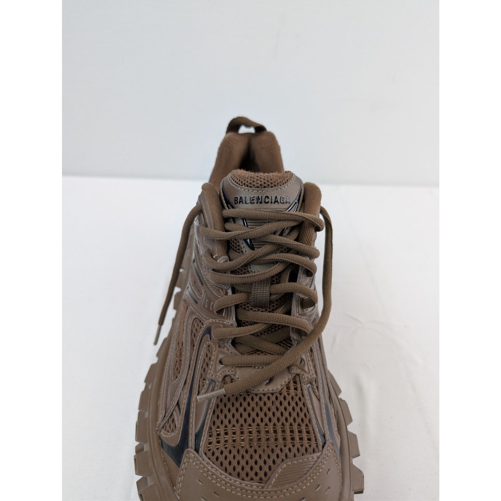 Balenciaga o1rshd1 Monocolor Bouncer Light Worn Out Sneakers in Brown Size US 9 / EU 42 - 14 Thumbnail