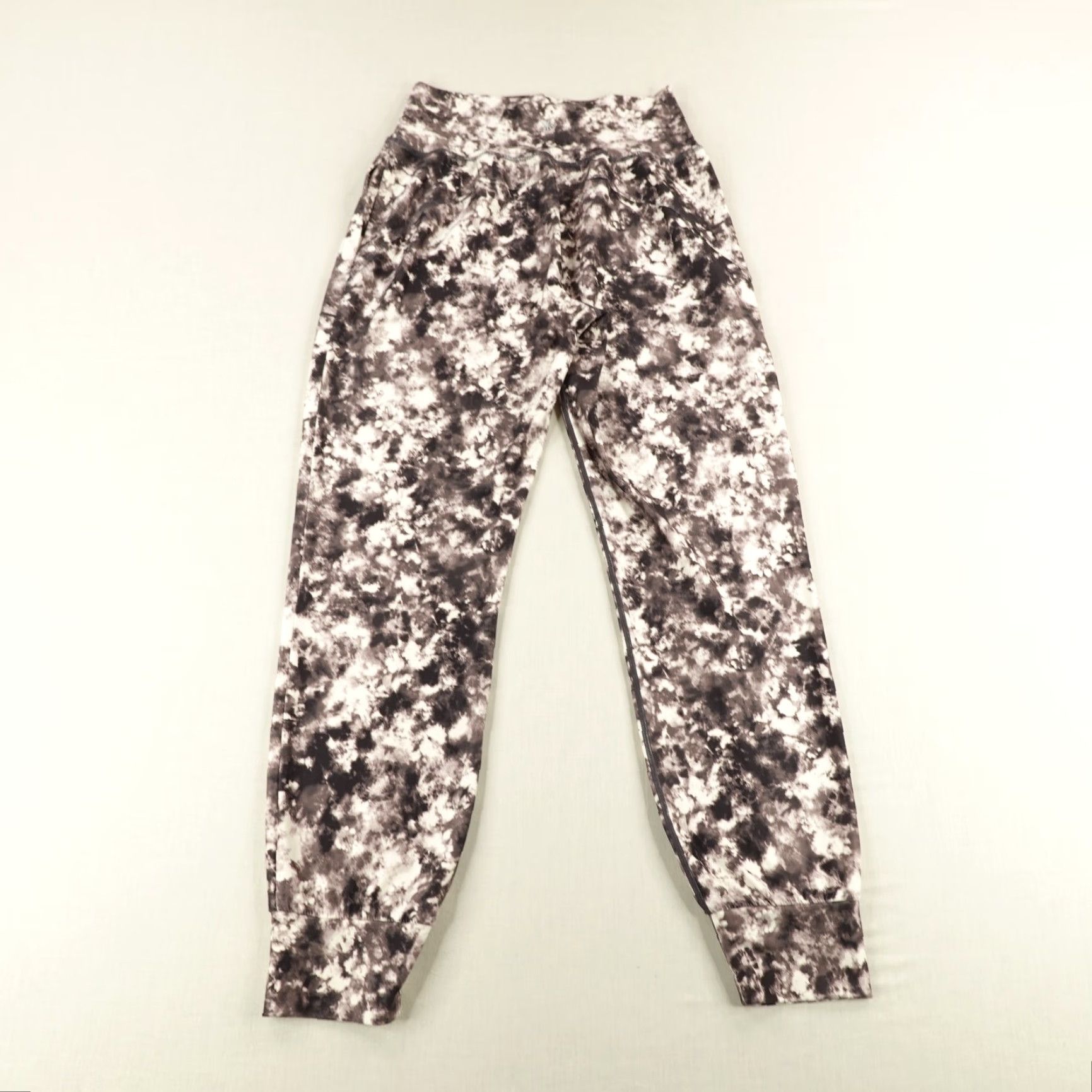Athleta VINTAGE Athleta Pants Womens S Brown Printed Tie Dye Elation 7/8 Tight Gym Joggers Size 28" / US 6 / IT 42 - 4 Thumbnail
