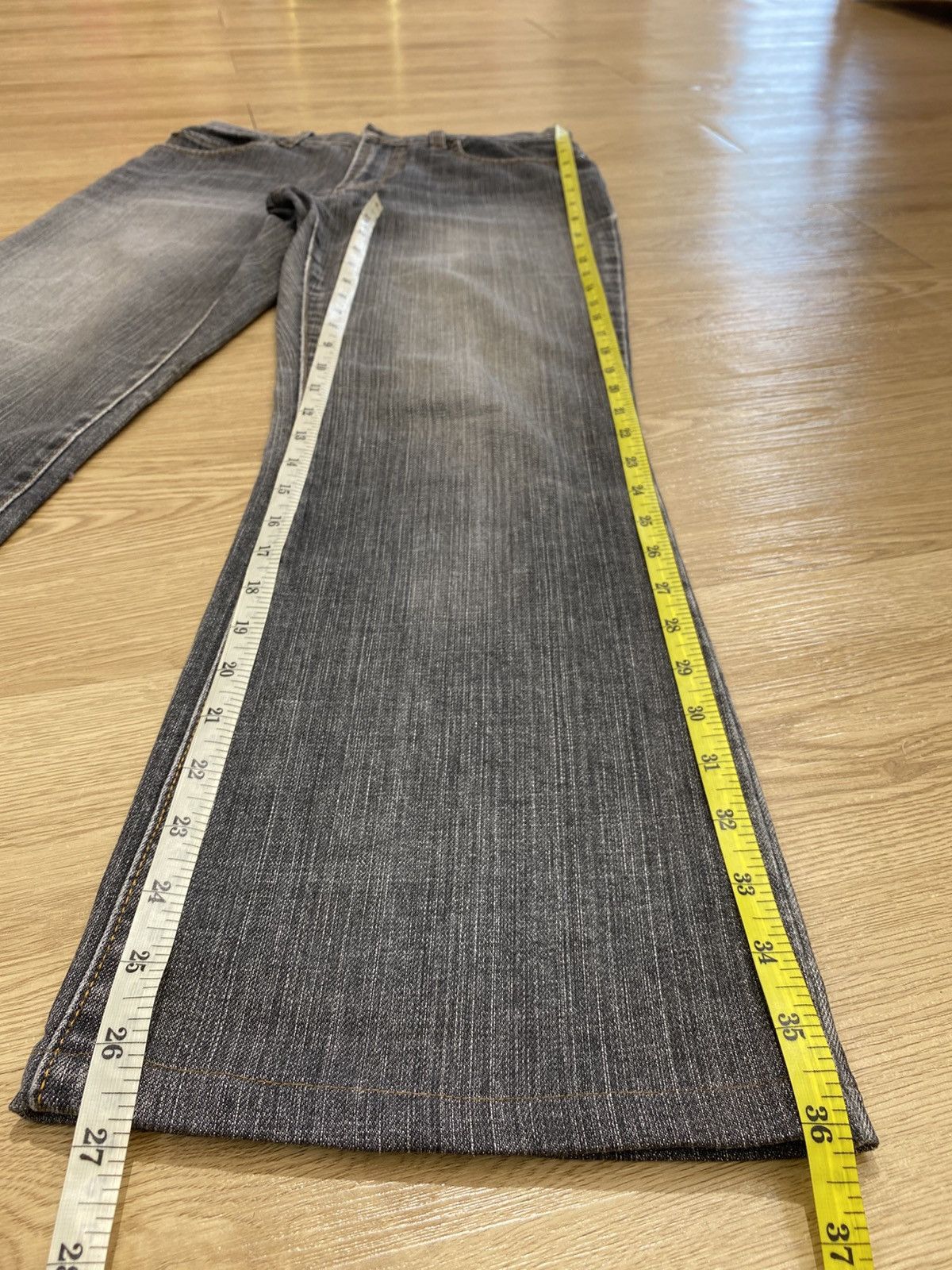 Uniqlo Uniqlo Faded Wash Style Loose Jeans Size US 29 - 11 Thumbnail