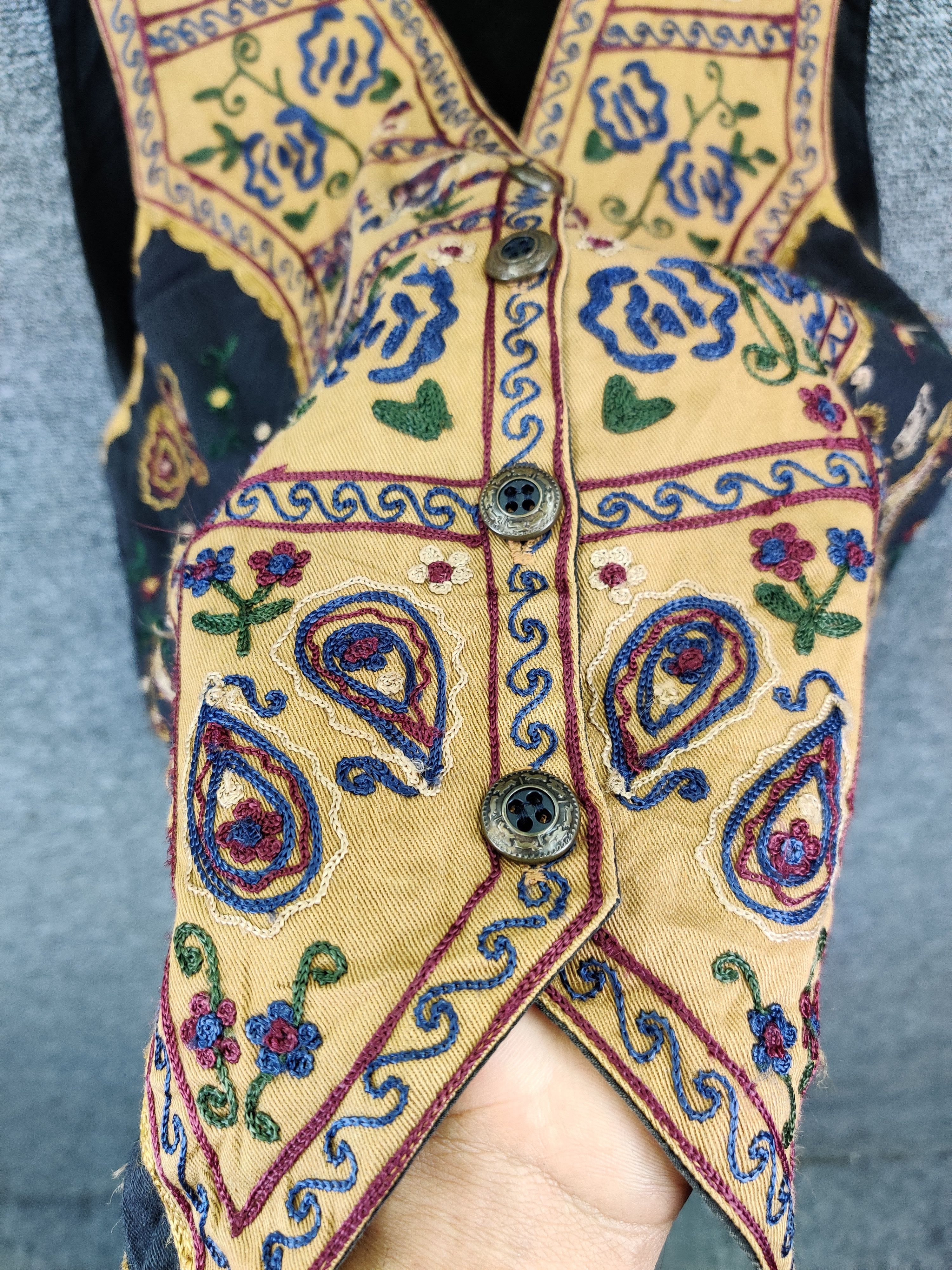 Vintage Vintage 90s Solutions Ethnic Vest Nice Design Size US L / EU 52-54 / 3 - 7 Thumbnail