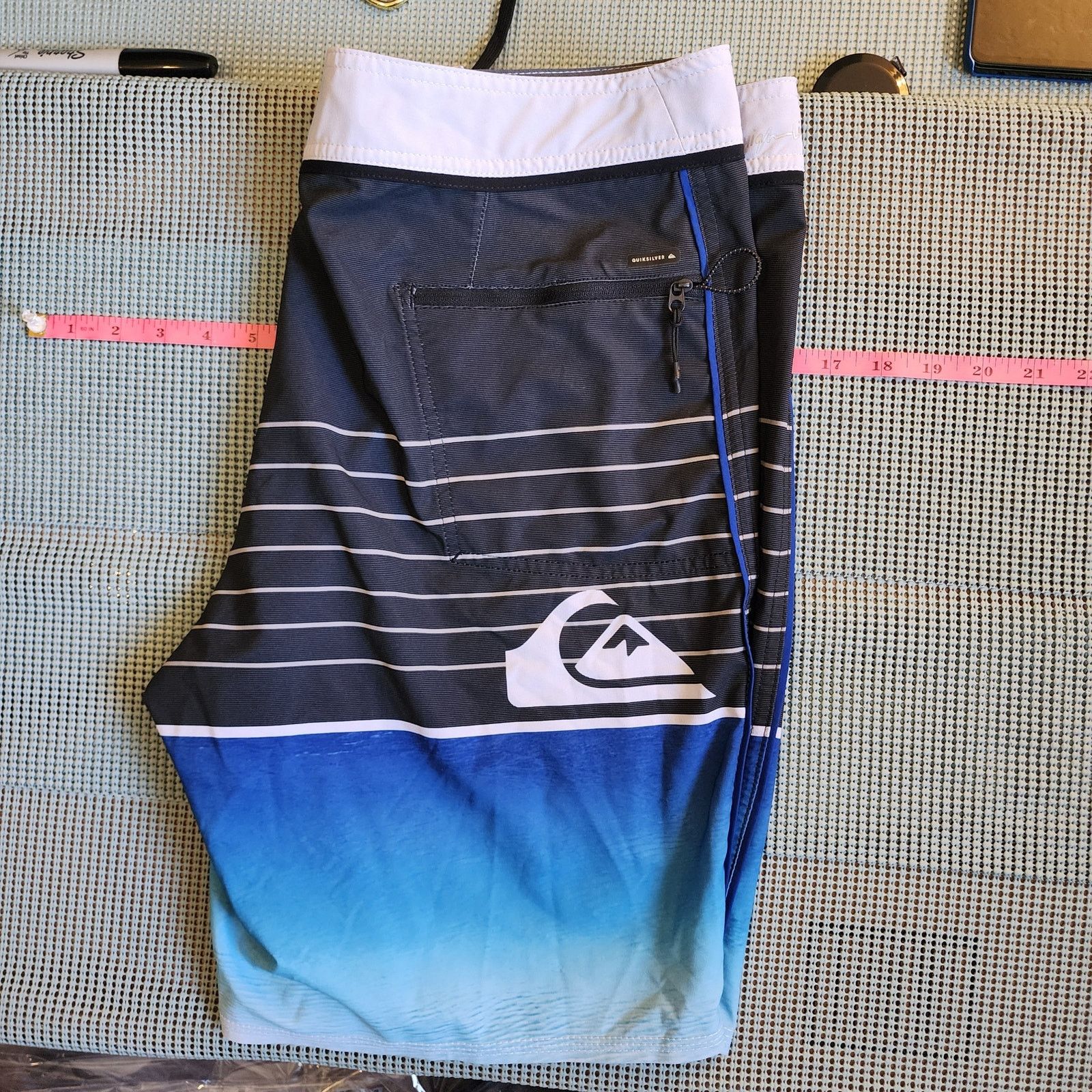 Quiksilver Men's Quiksilver Blue Striped Board Shorts Size 34 Size US 34 / EU 50 - 8 Thumbnail