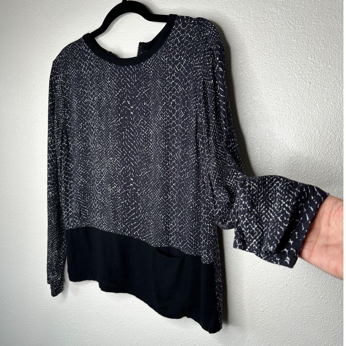 Other LA Made Black Cream Snake Print Front Pocket Back Zip Top S Size S / US 4 / IT 40 - 1 Thumbnail