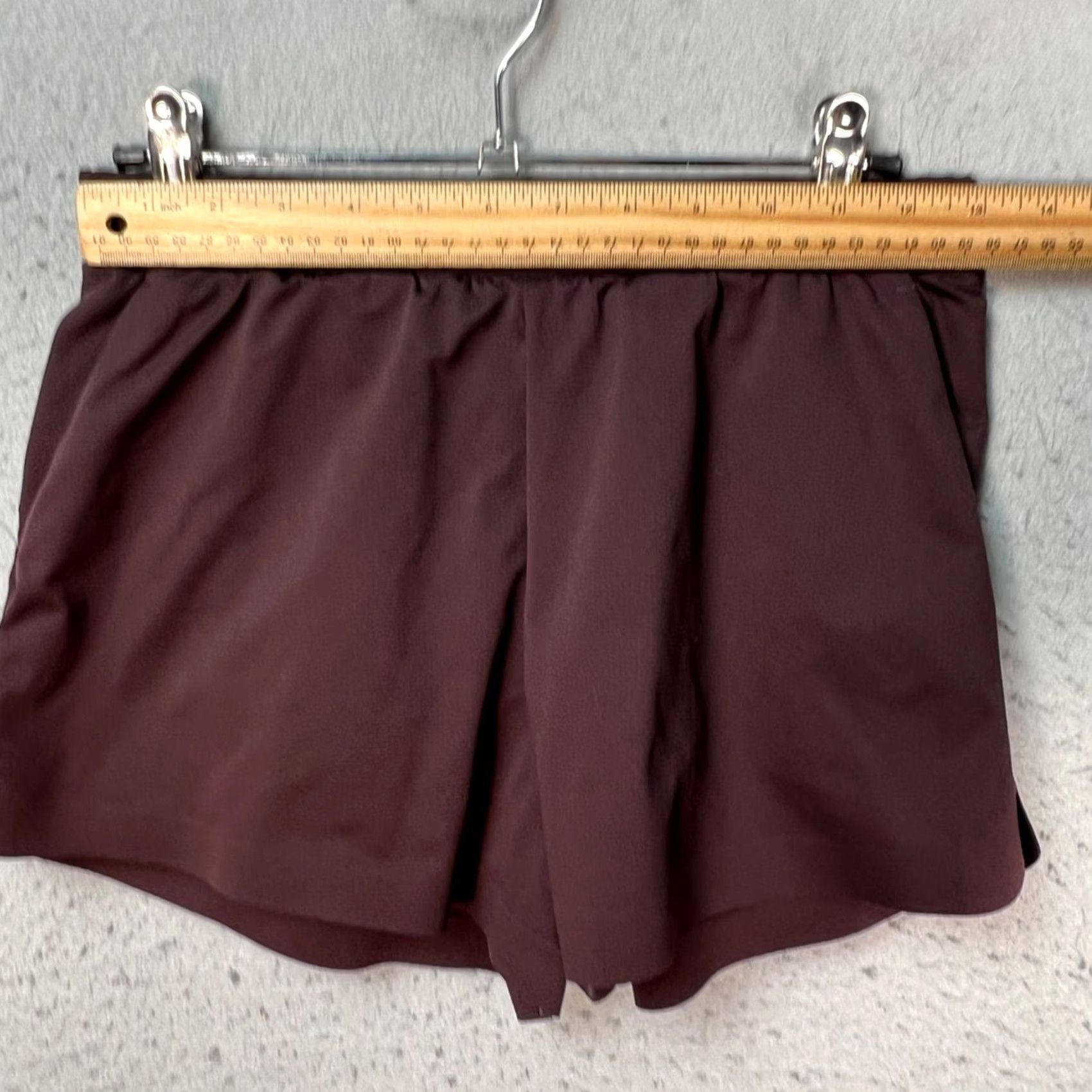 Uniqlo Uniqlo Womens Size Small Burgundy Athletic Shorts Lightweight Gym Running Size 28" / US 6 / IT 42 - 4 Thumbnail