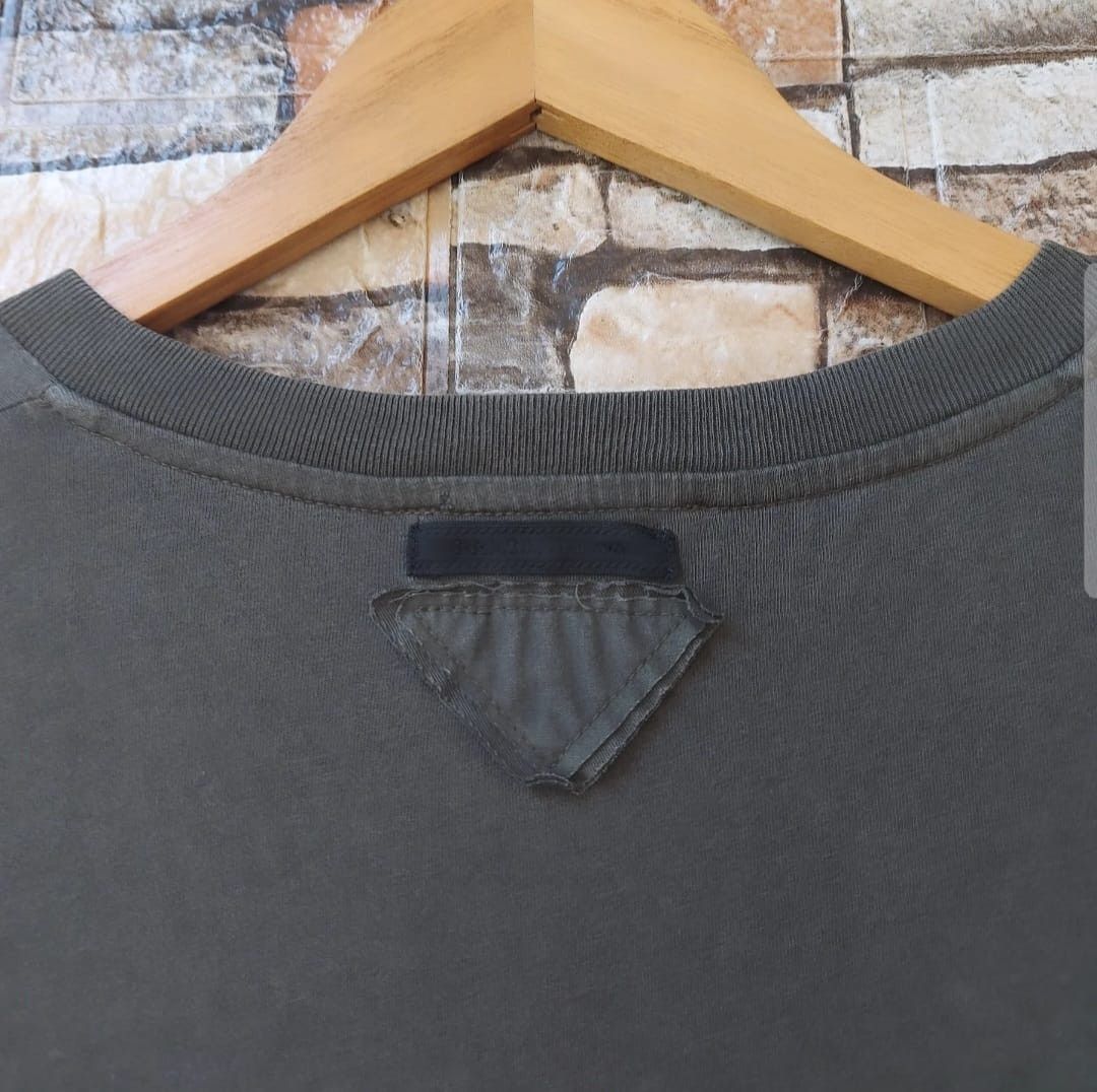 Prada PRADA VNECK TSHIRT Size US M / EU 48-50 / 2 - 6 Thumbnail
