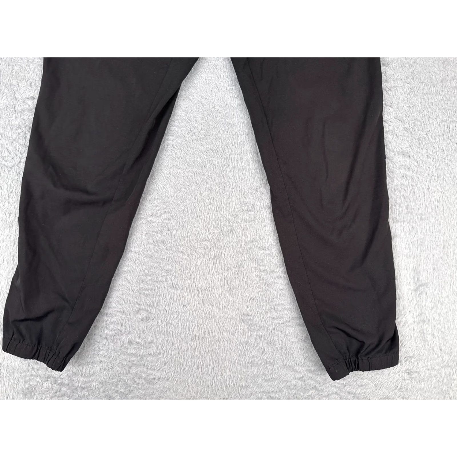Vintage Hind Track Pants Men Adult Small Black Tapered Leg Ankle Zip Rear Pocket Nylon Microfiber Size US 29 - 2 Thumbnail