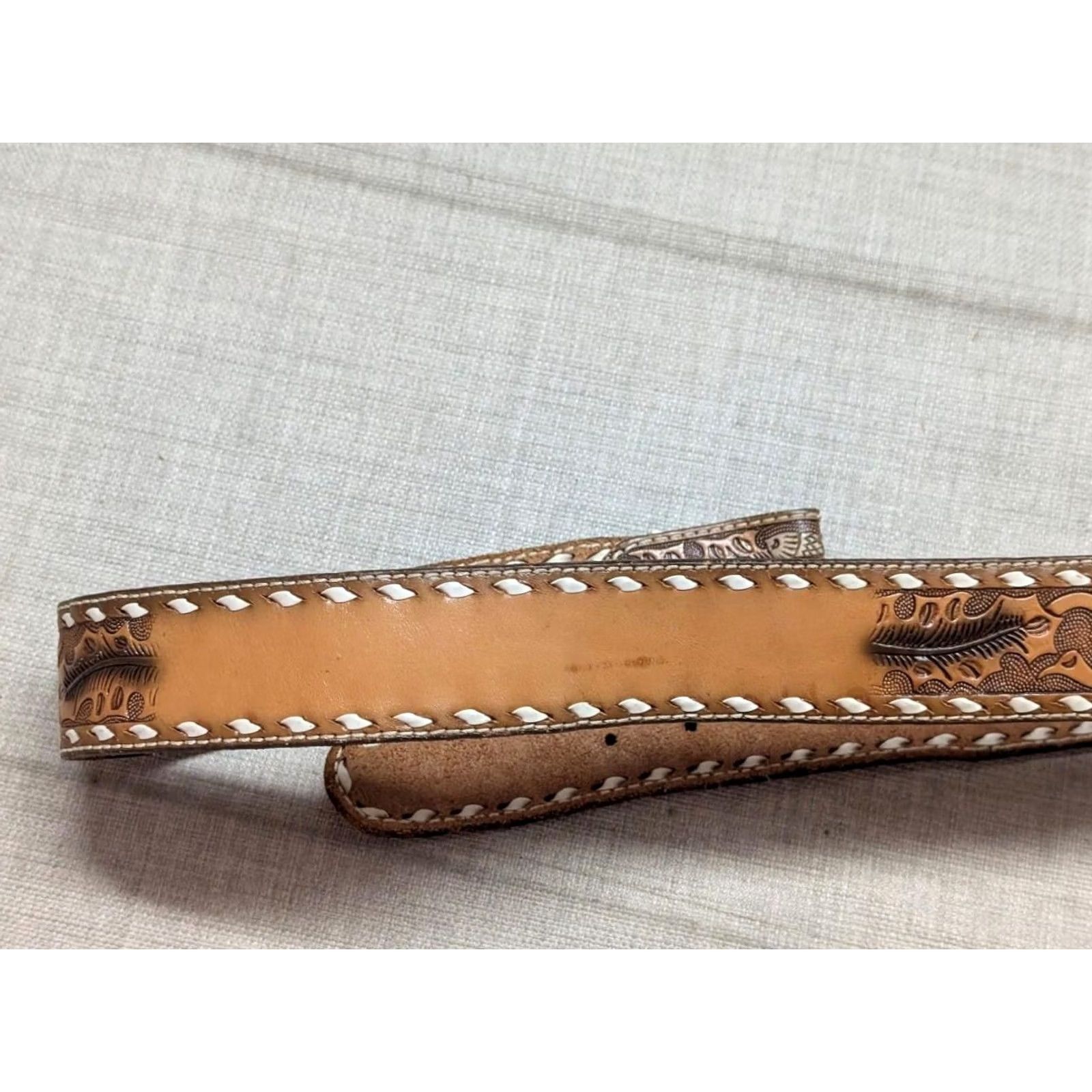 Vintage VINTAGE Western Belt Acorns Tooled Handcrafted 32 Brown Cowhide Leather Western Belt Mens XS? Size 32 - 5 Thumbnail