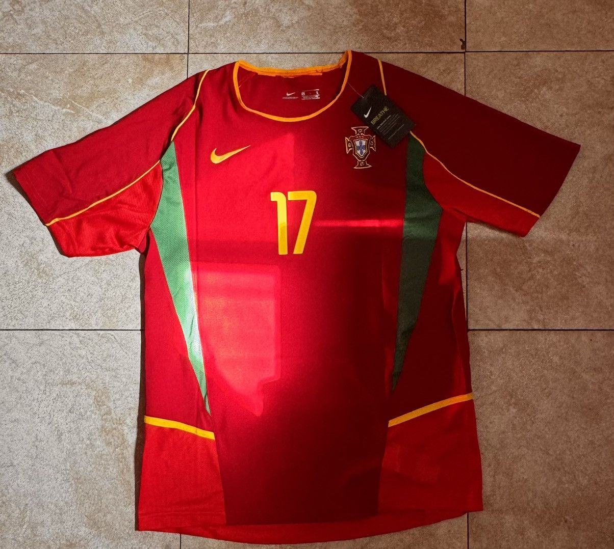 Nike Nike 2002-04 Portugal Home Jersey Size US M / EU 48-50 / 2 - 1 Thumbnail