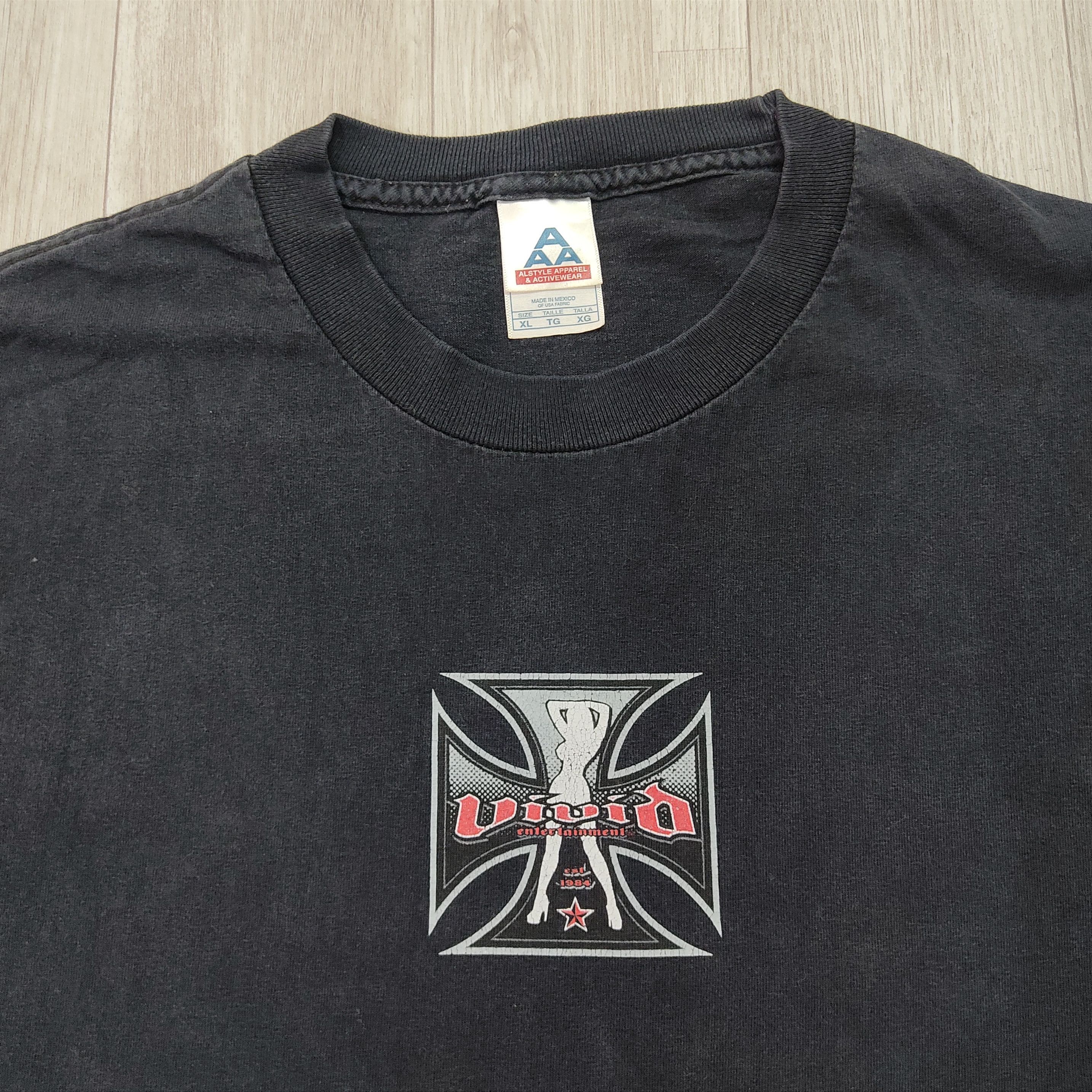 Vintage Vtg VIVID ADULT ENTERTAINMENT Big Cross Distressed T-shirt Size US XL / EU 56 / 4 - 4 Thumbnail