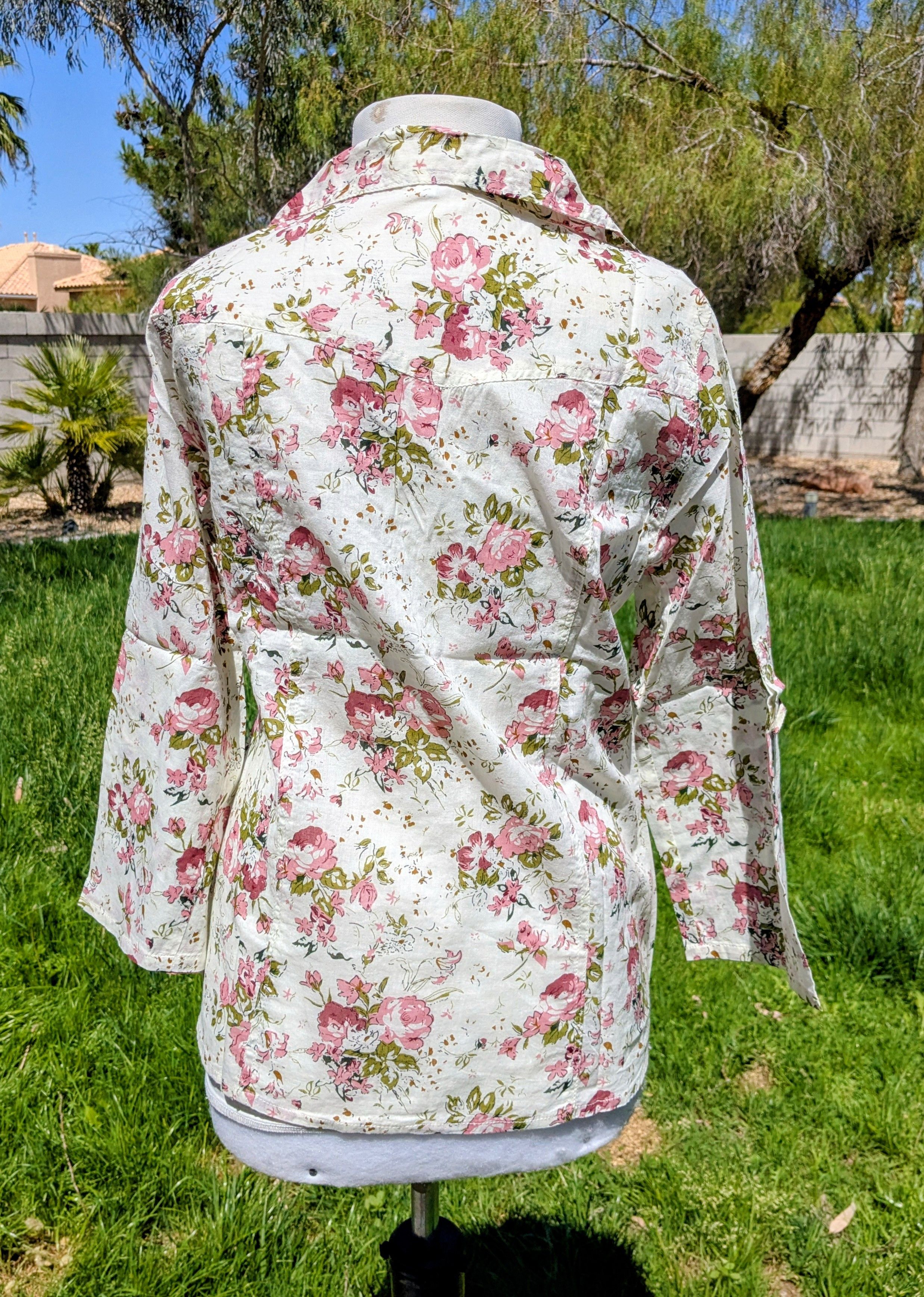 Other Eden & Olivia Petite Floral Button Blouse Flared Long Sleeve Size S / US 4 / IT 40 - 4 Thumbnail