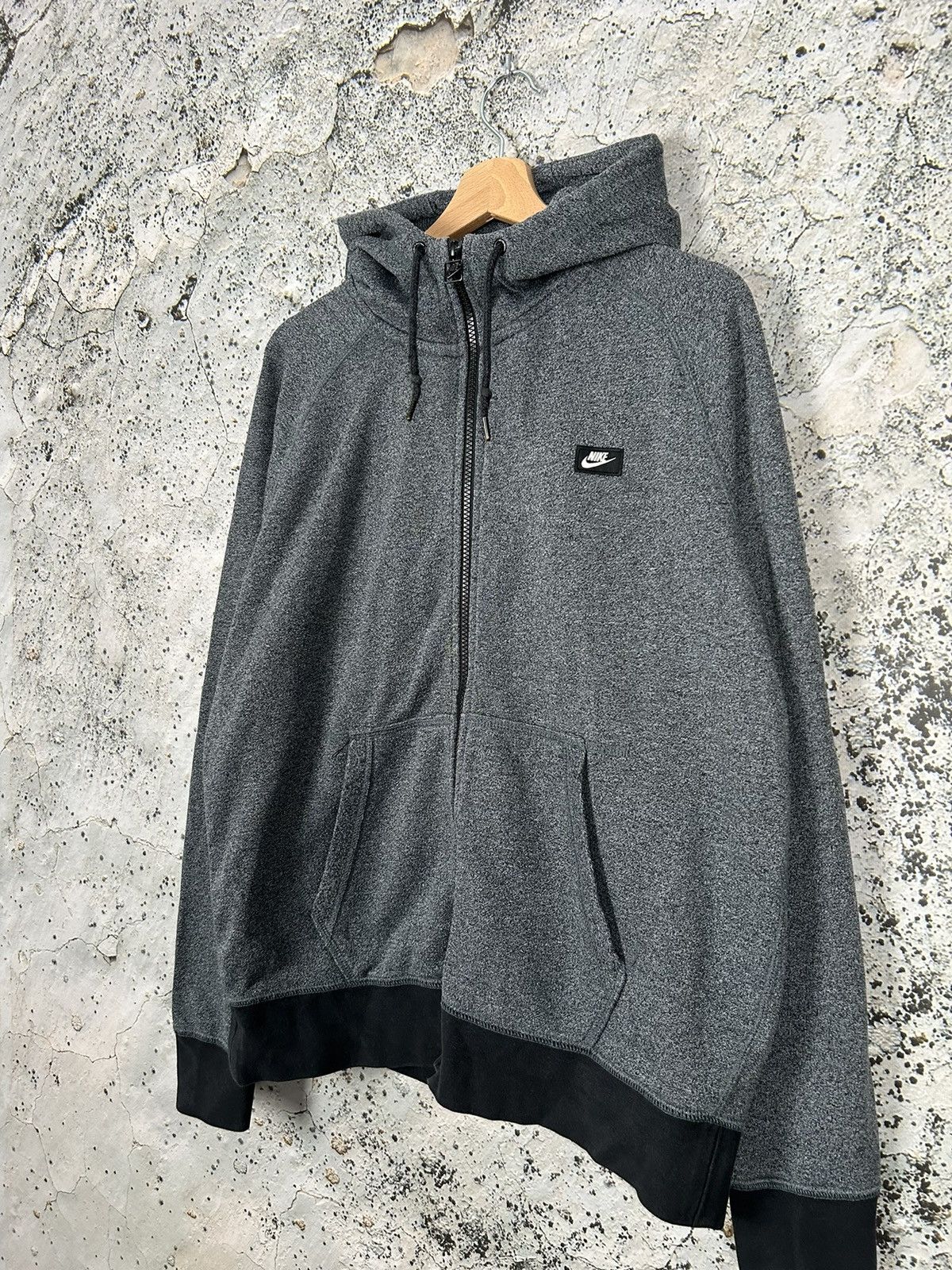 Nike Vintage Nike Zip Up Hoodie Grey Streetwear Sportswear Hype Size US L / EU 52-54 / 3 - 2 Thumbnail
