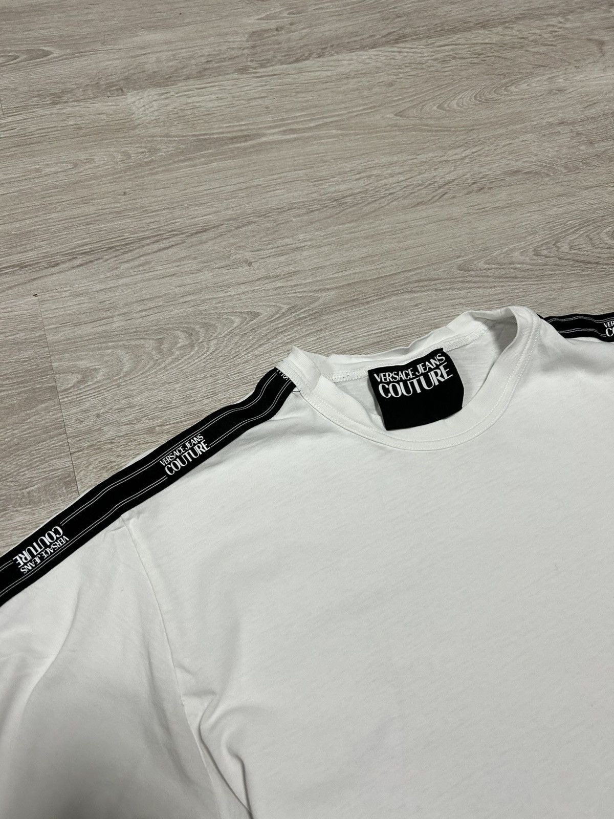 Versace Jeans Couture Versace Jeans Couture T-shirt size S luxury Size US S / EU 44-46 / 1 - 2 Thumbnail