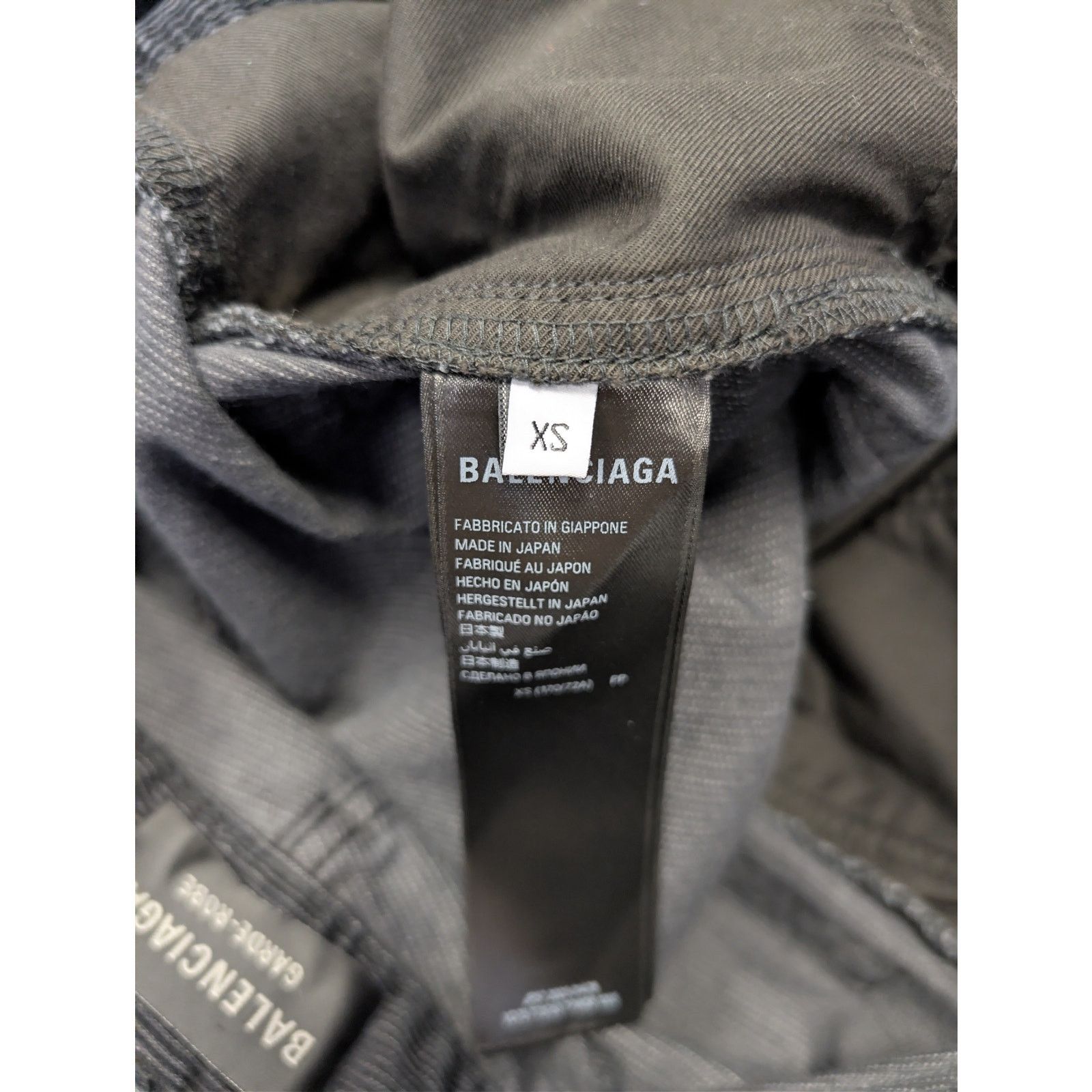 Balenciaga o1rshd1 Japanese Cotton Corduroy Denim Baggy Pants in Black Size US 28 / EU 44 - 17 Thumbnail