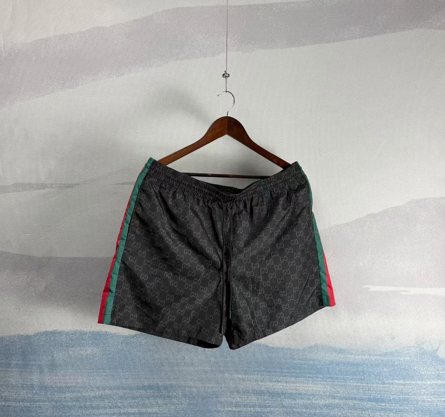 Gucci Gucci SS24 Black Red-Green Stripe Shorts Size US 36 / EU 52 - 1 Thumbnail