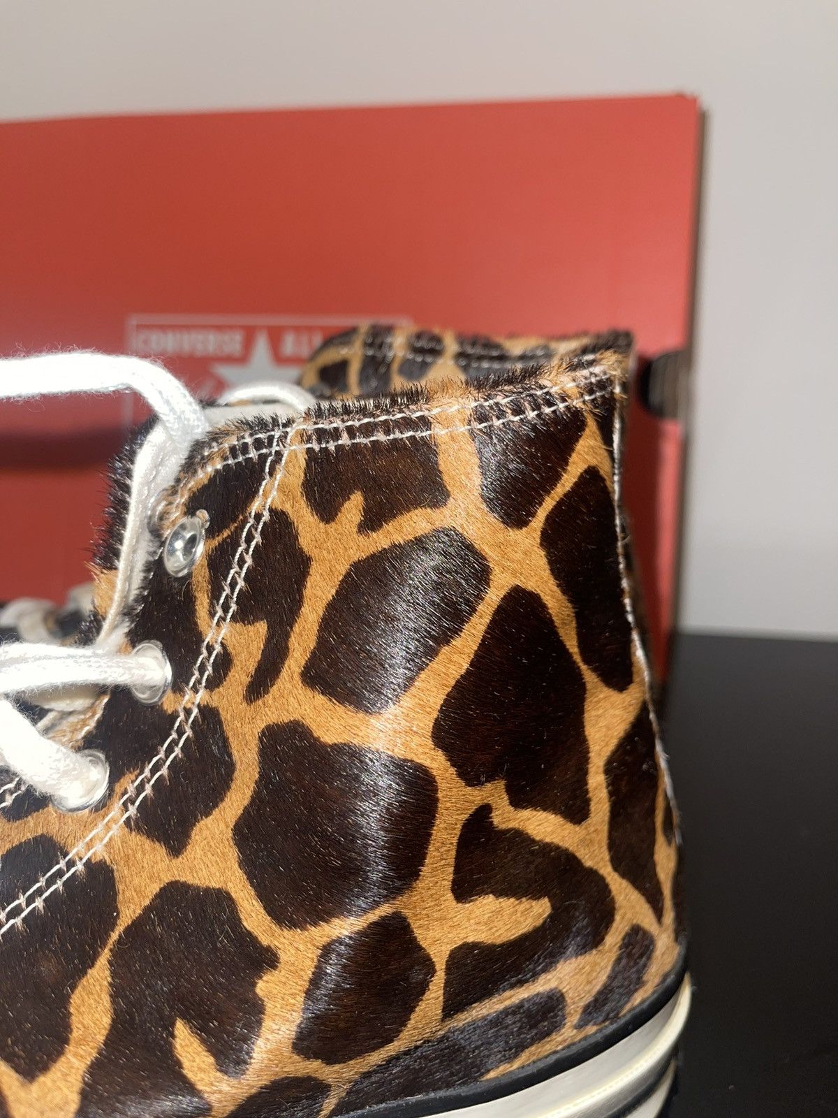 Converse RARE Giraffe Printed Fur Converse Size US 9.5 / EU 42-43 - 5 Thumbnail