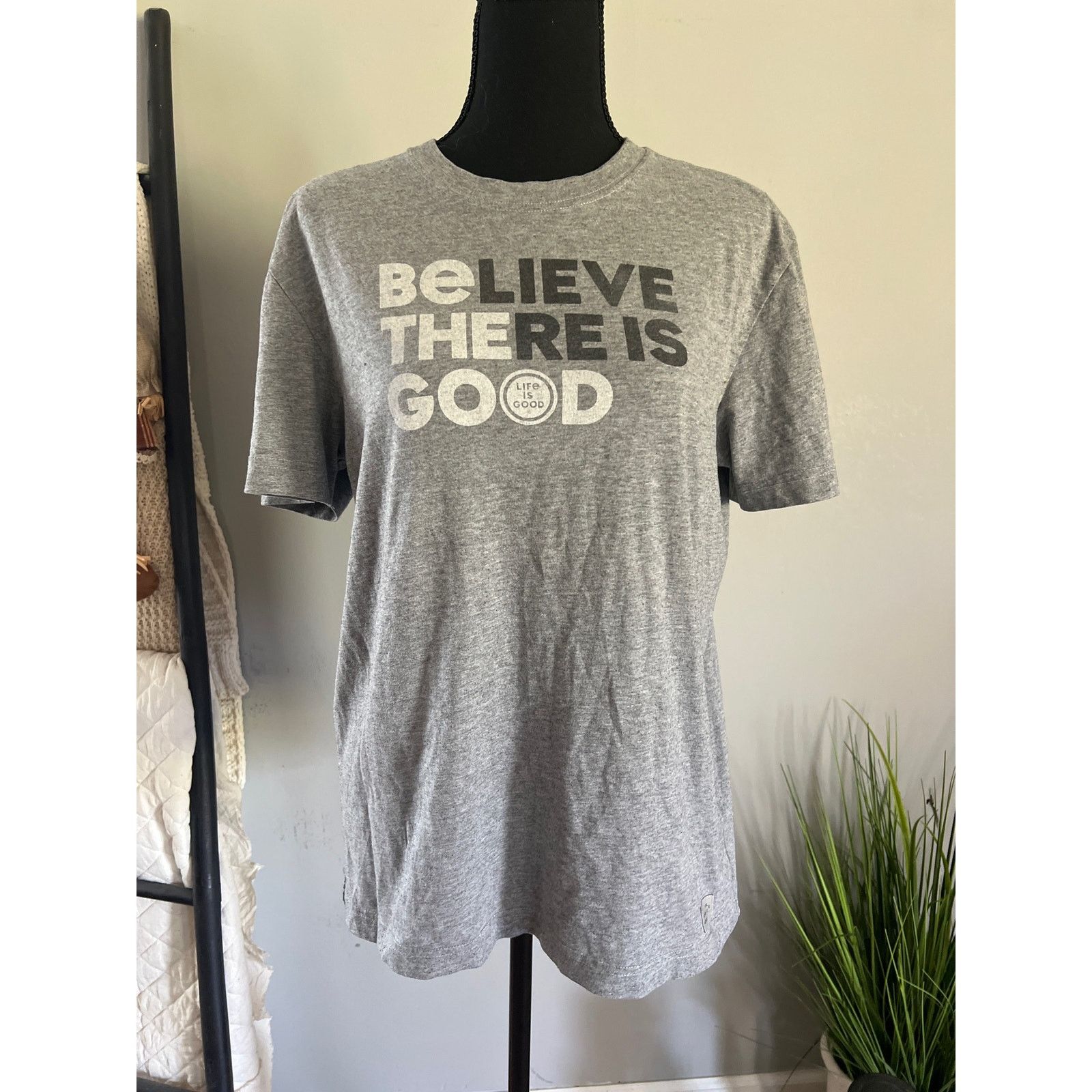 Life is Good LIFE IS GOOD Believe there is Good Crusher Tshirt small Size S / US 4 / IT 40 - 1 Thumbnail