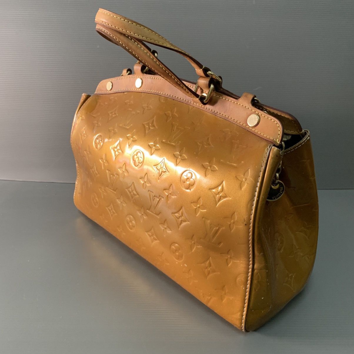 Louis Vuitton Louis Vuitton Monogram Vernis Brea PM Gold Handbag Size ONE SIZE - 10 Thumbnail