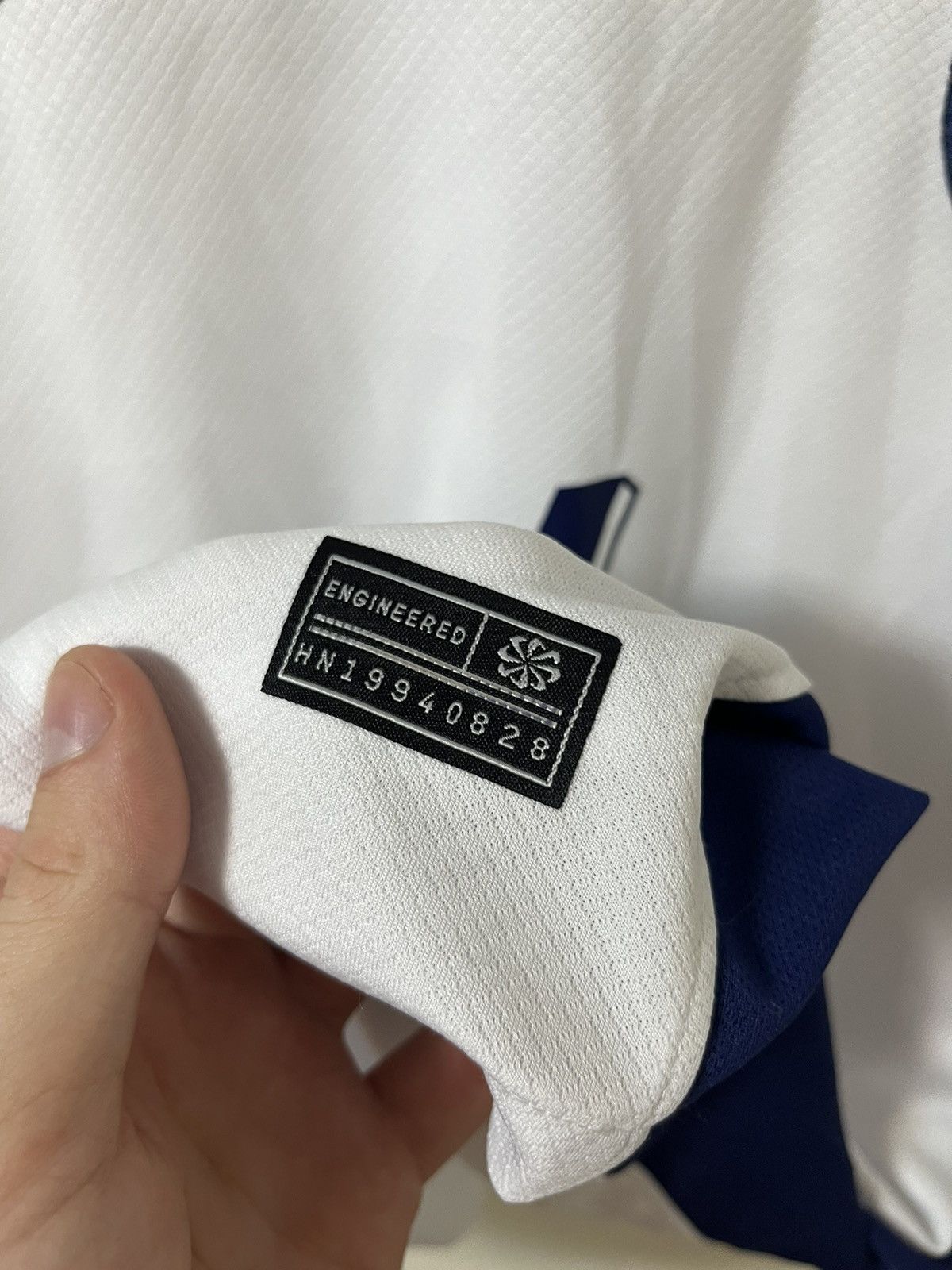 Vintage England 2024 Home #6 Maguire Jersey Size US XXL / EU 58 / 5 - 6 Thumbnail