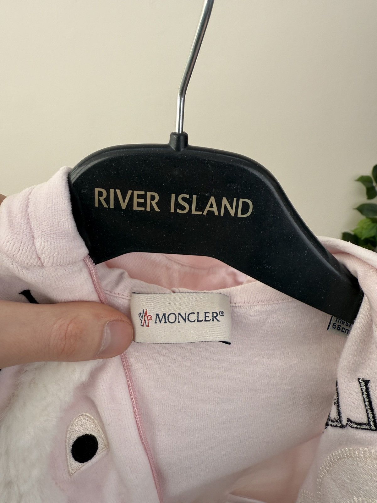 Moncler Moncler Baby Girl Pink Zip Hoodie Fleece Logo 6–9 Months Size XXS / US 00 / IT 34 - 9 Thumbnail