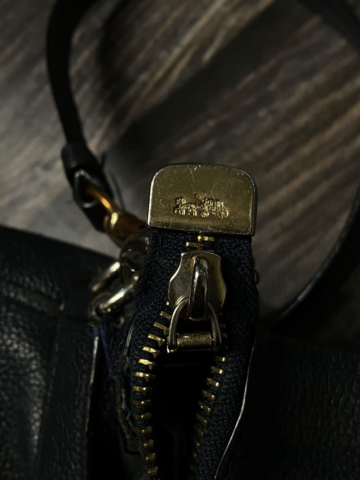 Coach ⚡️COACH LEATHER BAG METAL LOGO Size ONE SIZE - 9 Thumbnail