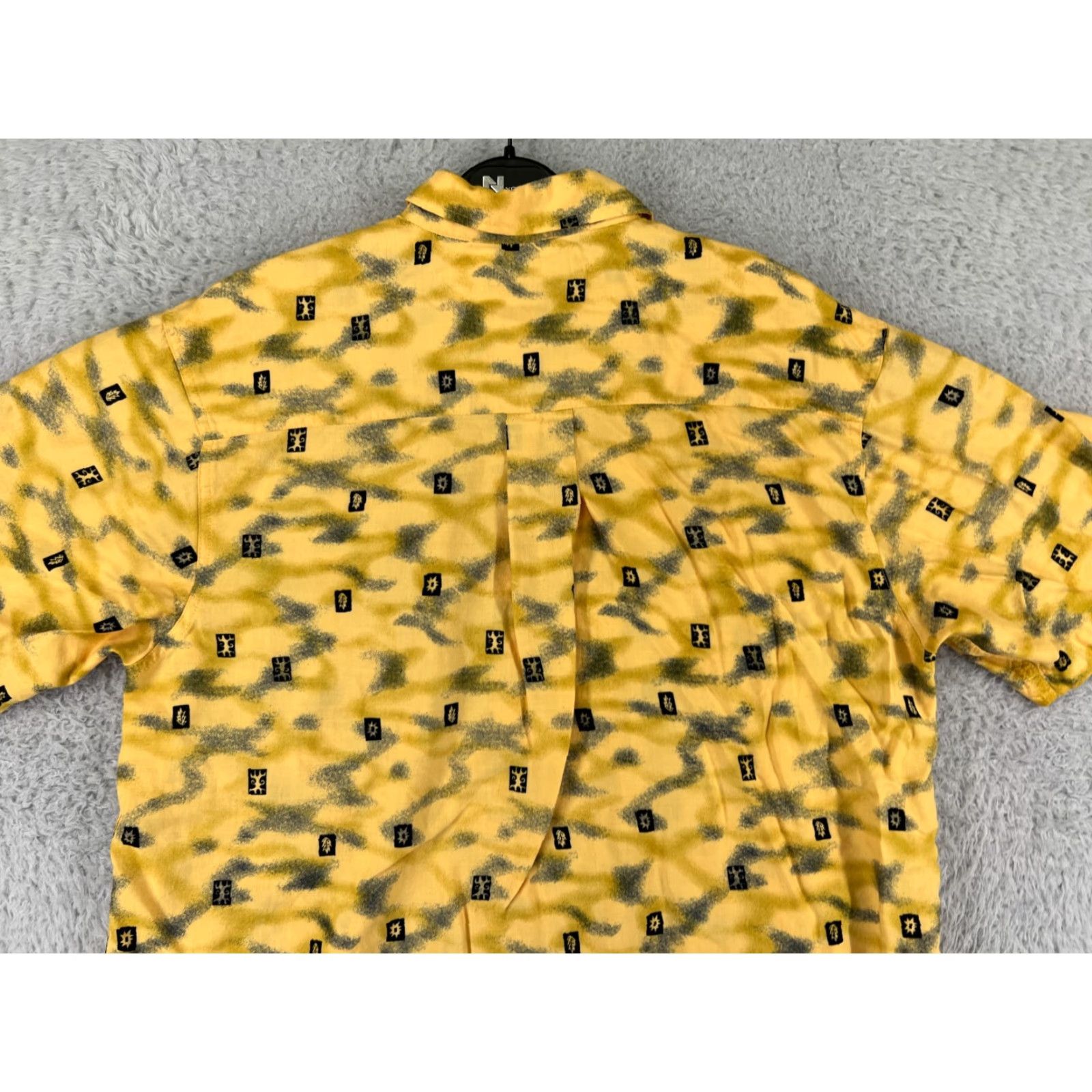 Vintage Chereskin Mens Leaf Yellow Button-Up Shirt Hawaii Aloha Beach Hawaiian Rayon Car Palm Floral Short Sleeve Regular Fit 40in Chest Men’s Shirt Size US L / EU 52-54 / 3 - 6 Thumbnail