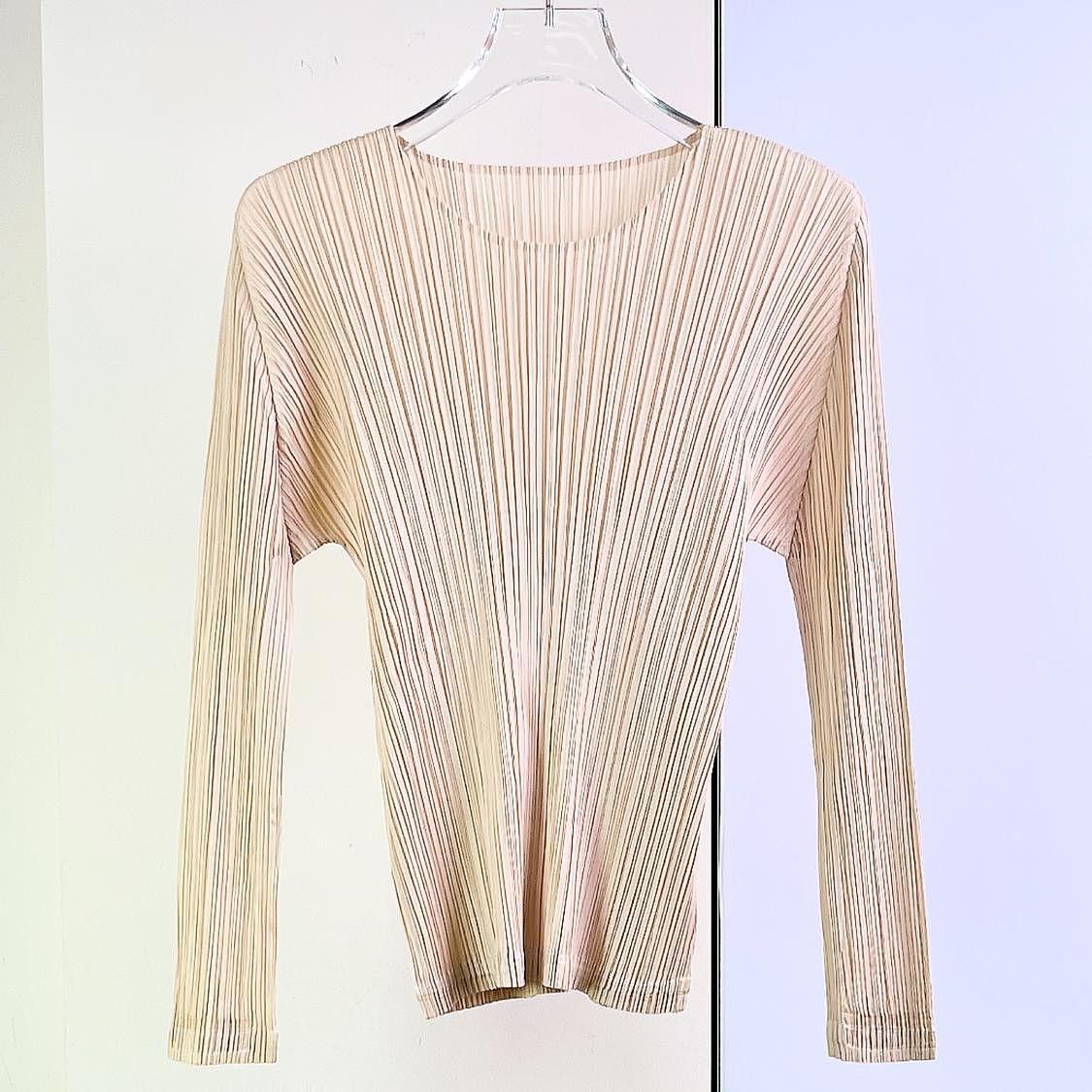 Pleats Please Issey Miyake PLEATS PLEASE ISSEY MIYAKE Beige Pleated Top Size M Size M / US 6-8 / IT 42-44 - 1 Thumbnail