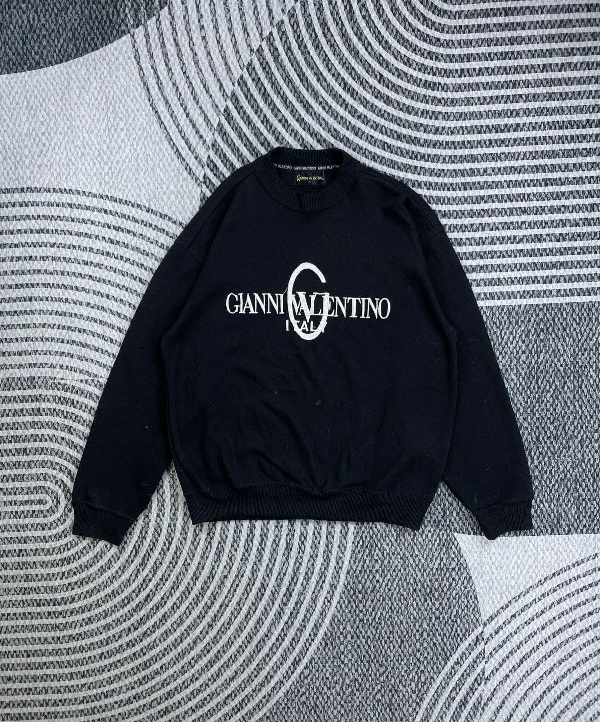 Gianni Valentino Vintage Gianni Valentino Big Spell Out Sweatshirt Size US M / EU 48-50 / 2 - 1 Thumbnail