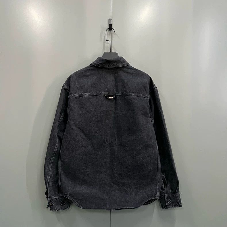 Louis Vuitton Louis Vuitton Embossed logo denim jacket Size US S / EU 44-46 / 1 - 2 Thumbnail