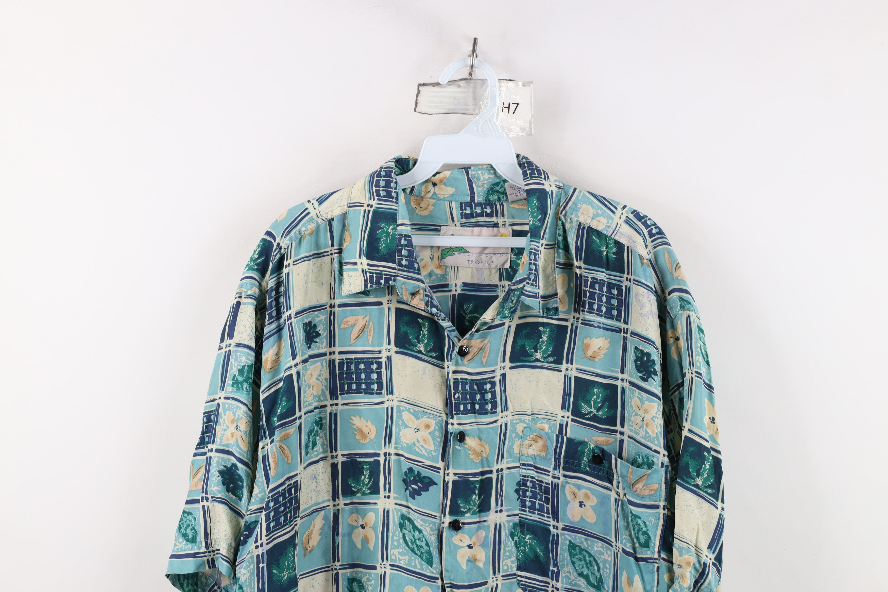 Vintage Vintage 90s Streetwear Leaf Baggy Short Sleeve Button Shirt Size US XL / EU 56 / 4 - 2 Thumbnail