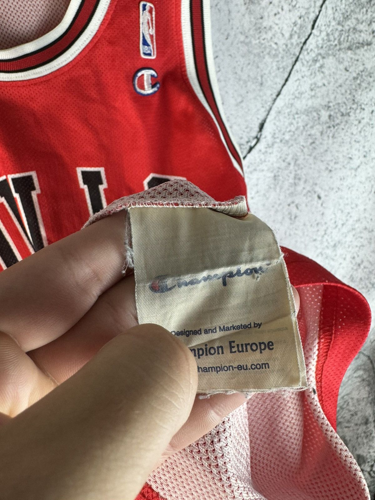 NBA Luol Deng Vintage Jersey Chicago Bulls champion Size US XL / EU 56 / 4 - 5 Thumbnail