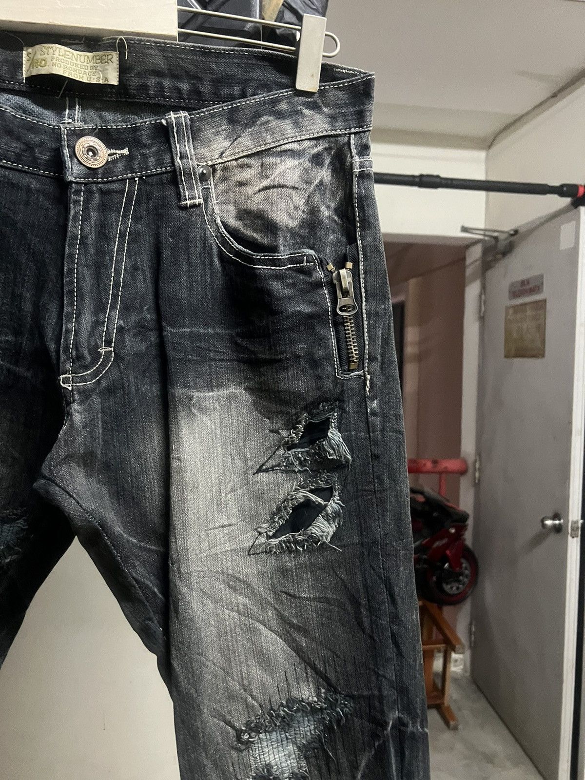 Japanese Brand × Vintage THRASHED RIPPED DENIM PANT Size US 33 - 6 Thumbnail