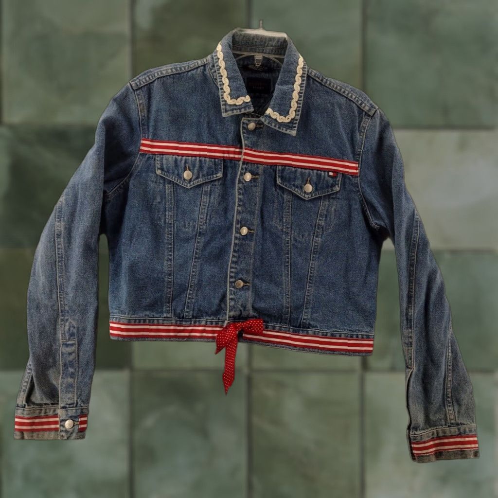 Tommy Hilfiger VTG Tommy Hilfiger Denim Jacket Girls XL Embroidered Collar Denim Jacket Girls XL Embroidered Collar Size XL / US 12-14 / IT 48-50 - 1 Thumbnail