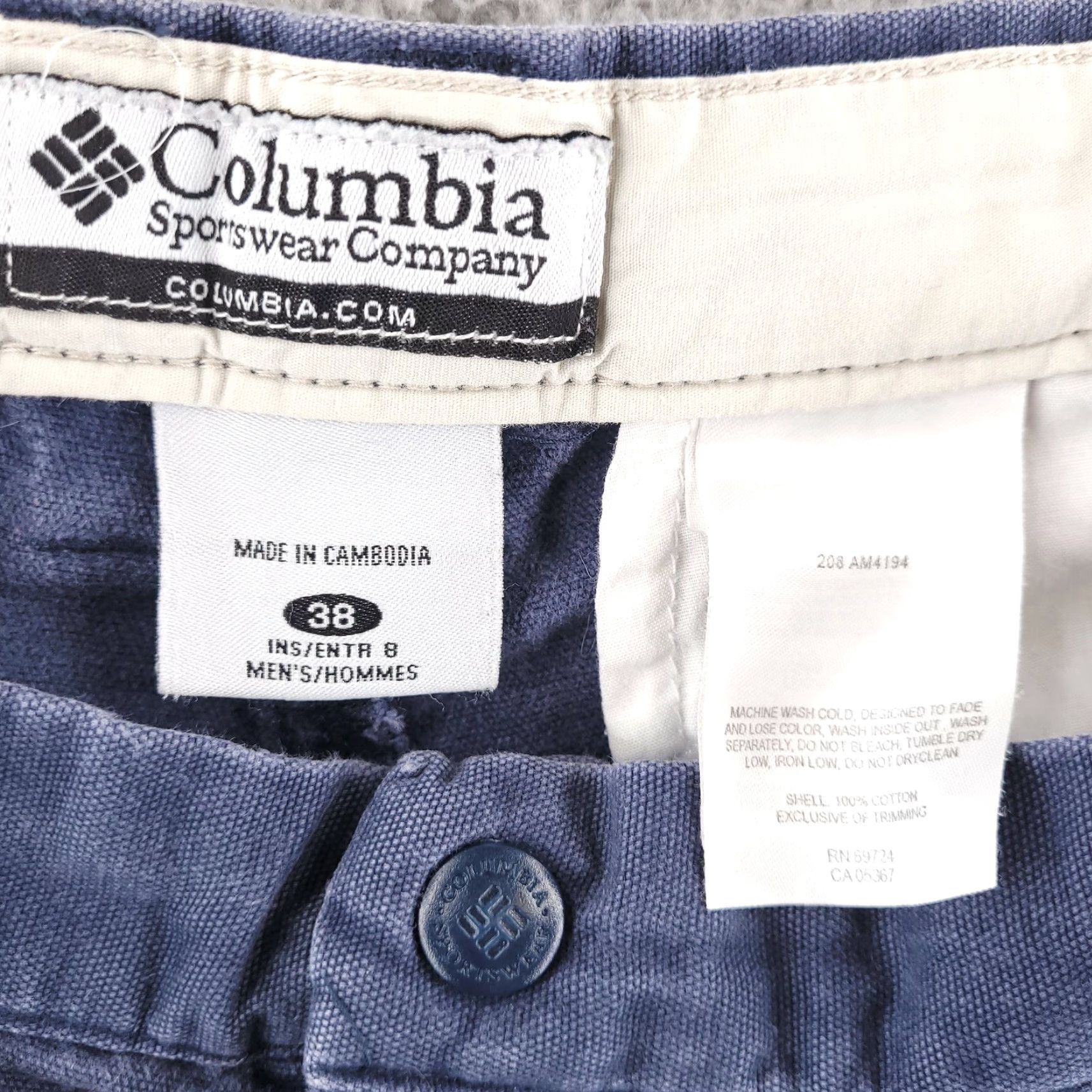Vintage Columbia Walk Shorts Mens 36 Blue Distressed Canvas Cotton Hiking Outdoor Chino Flat Front Solid 36 Mens Blue Outdoor 90s (adjusted) Size US 36 / EU 52 - 3 Thumbnail