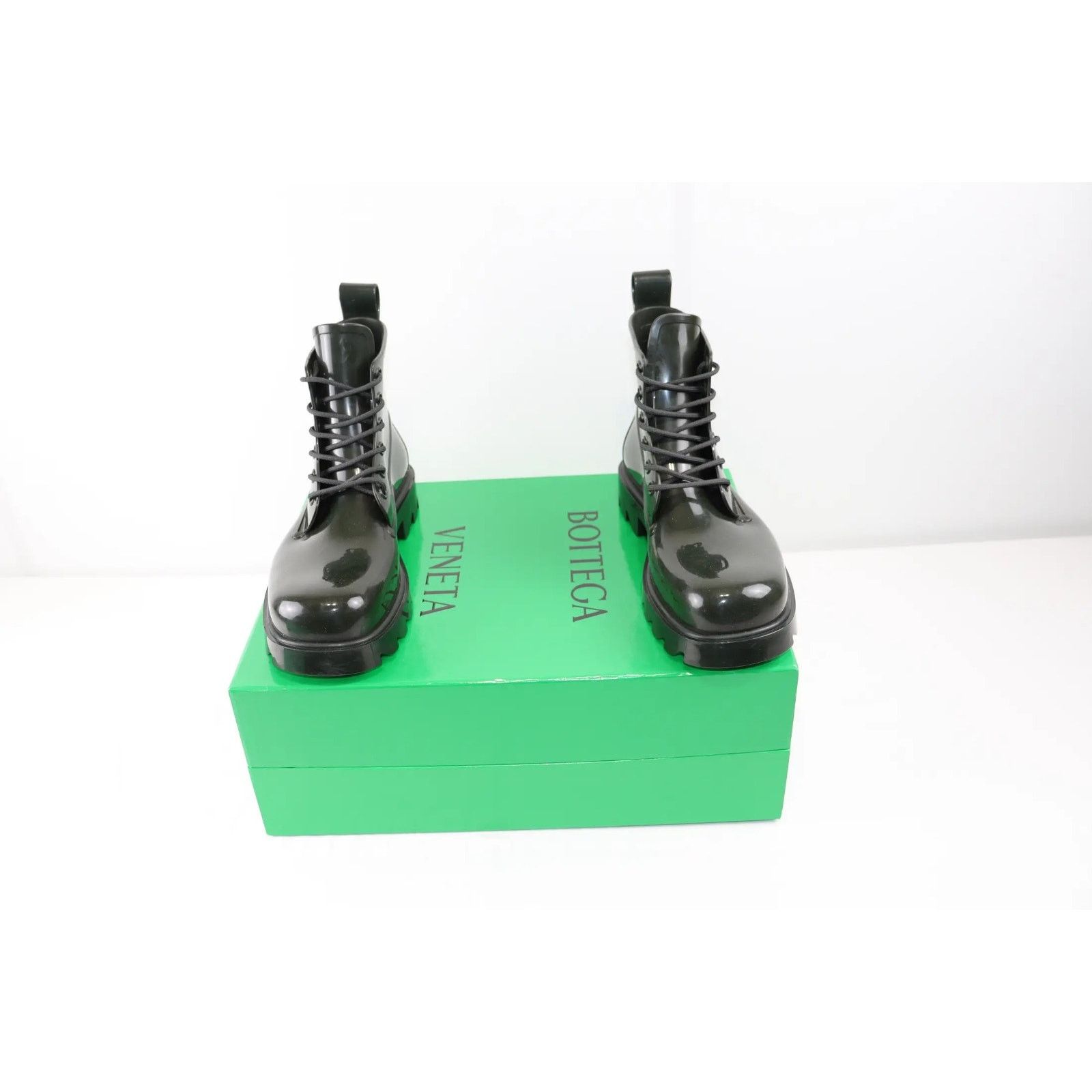 Bottega Veneta o1rshd1 Shiny Rubber Stride Ankle Boots in Bottle Green Size US 9 / EU 42 - 12 Thumbnail