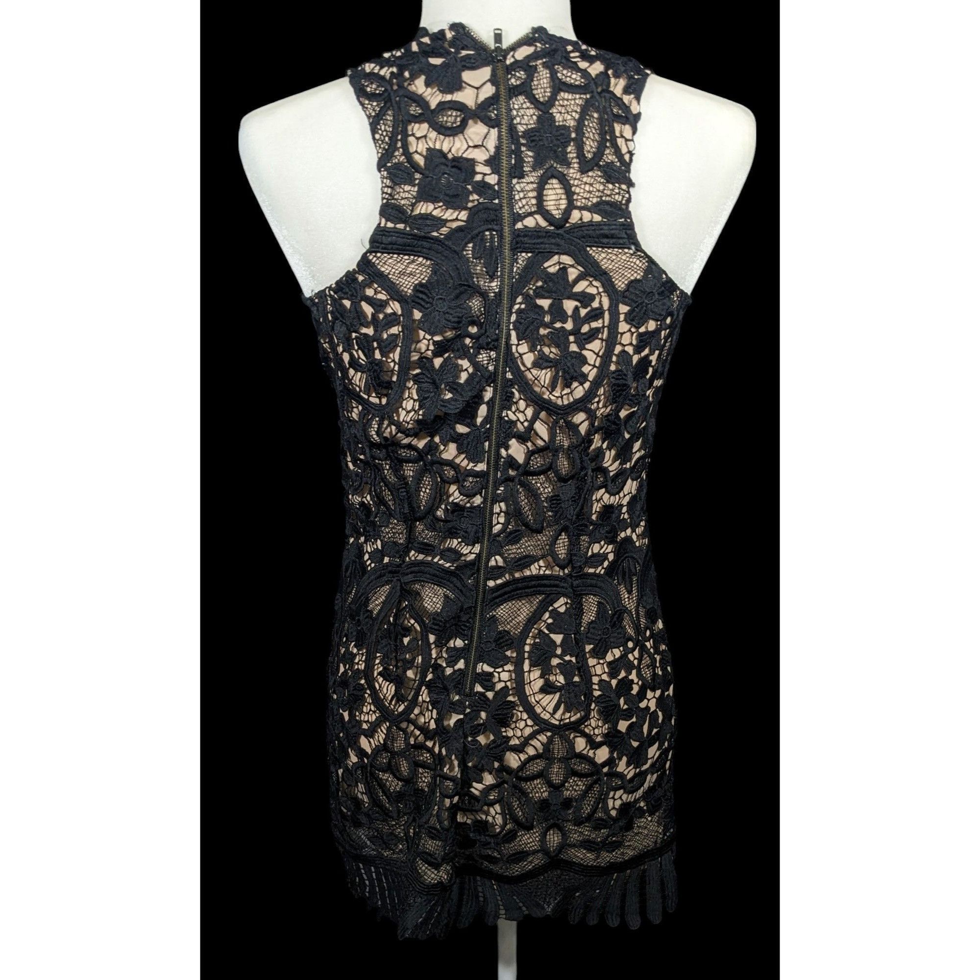 Lovers and Friends Lovers + Friends Caspian Black Lace Mini Shift Dress Size XS Size XS / US 0-2 / IT 36-38 - 3 Thumbnail