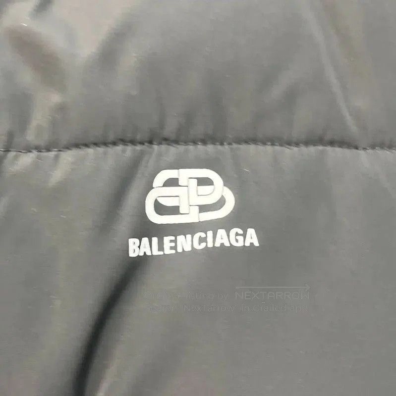 Balenciaga Balenciaga Black Logo Short Down Jacket. Size XL / US 12-14 / IT 48-50 - 3 Thumbnail