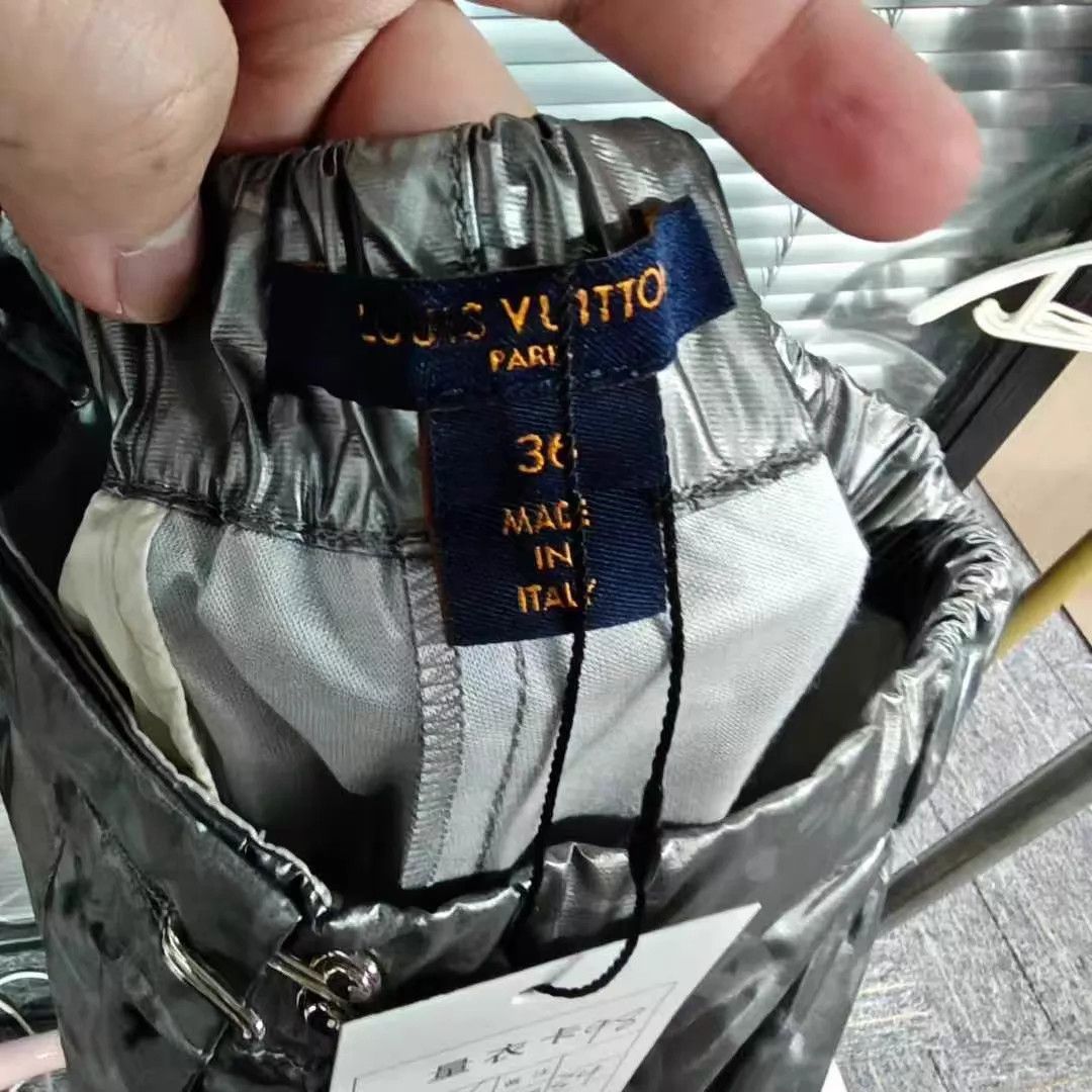 Louis Vuitton LV Silver Monogram Sweatpants 36 (98 New) Size 26" / US 2 / IT 38 - 2 Thumbnail