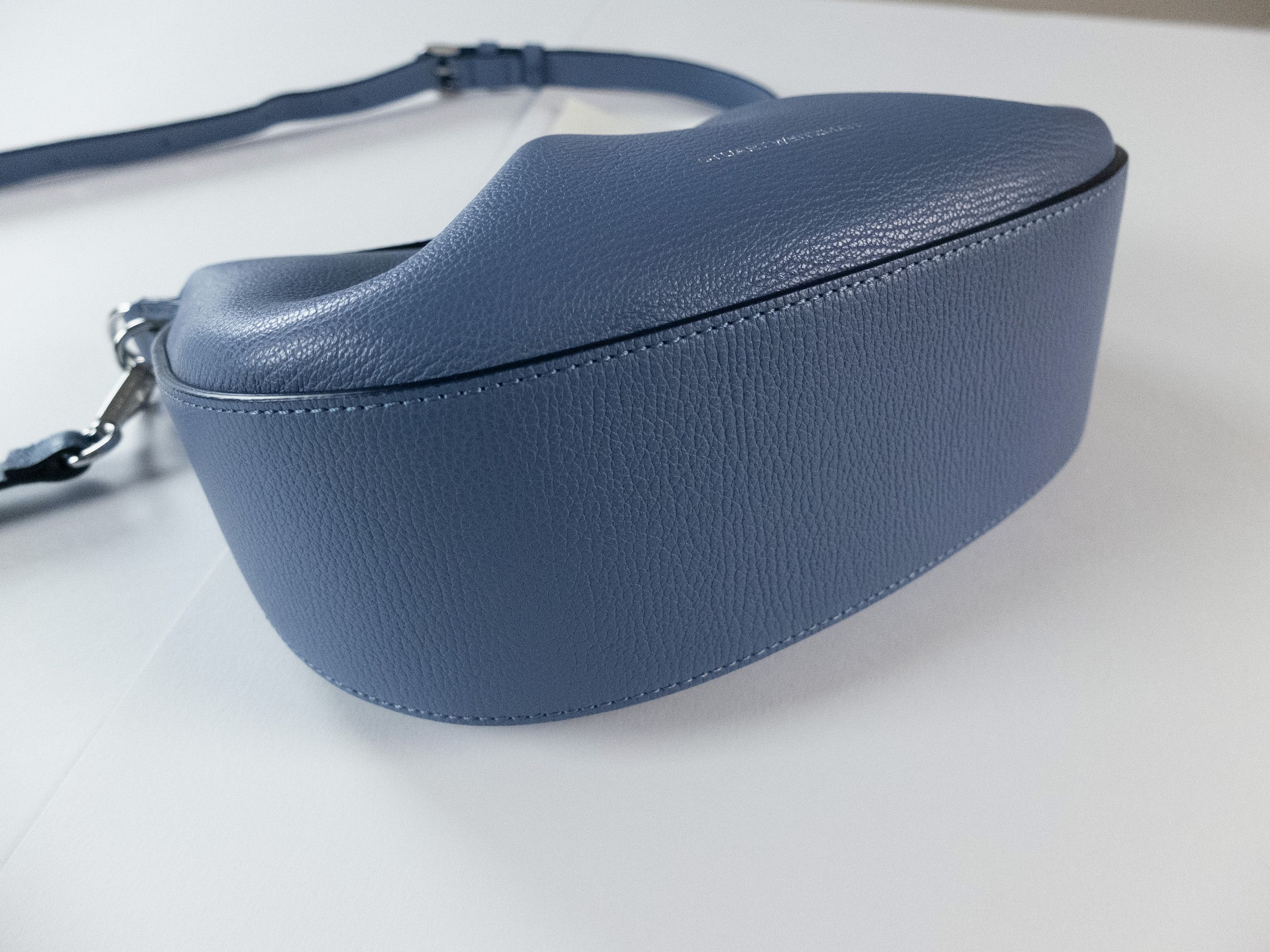 Stuart Weitzman STUART WEITZMAN Stellar Crescent blue leather shoulder bag Size ONE SIZE - 5 Thumbnail