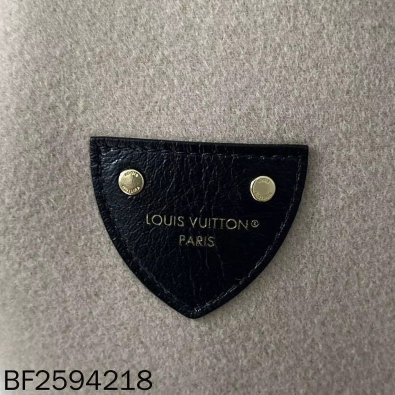 Louis Vuitton Louis Vuitton Monogram Bathrobe Coat- Size M / US 6-8 / IT 42-44 - 8 Thumbnail