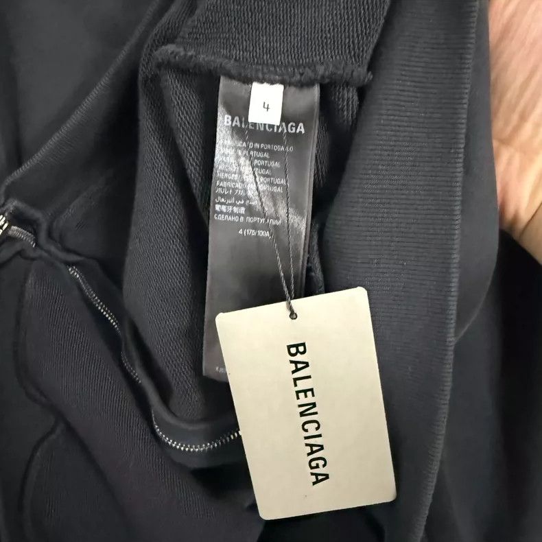 Balenciaga Balenciaga Fake two four-sleeved double-hat sweaters Size US XL / EU 56 / 4 - 5 Thumbnail