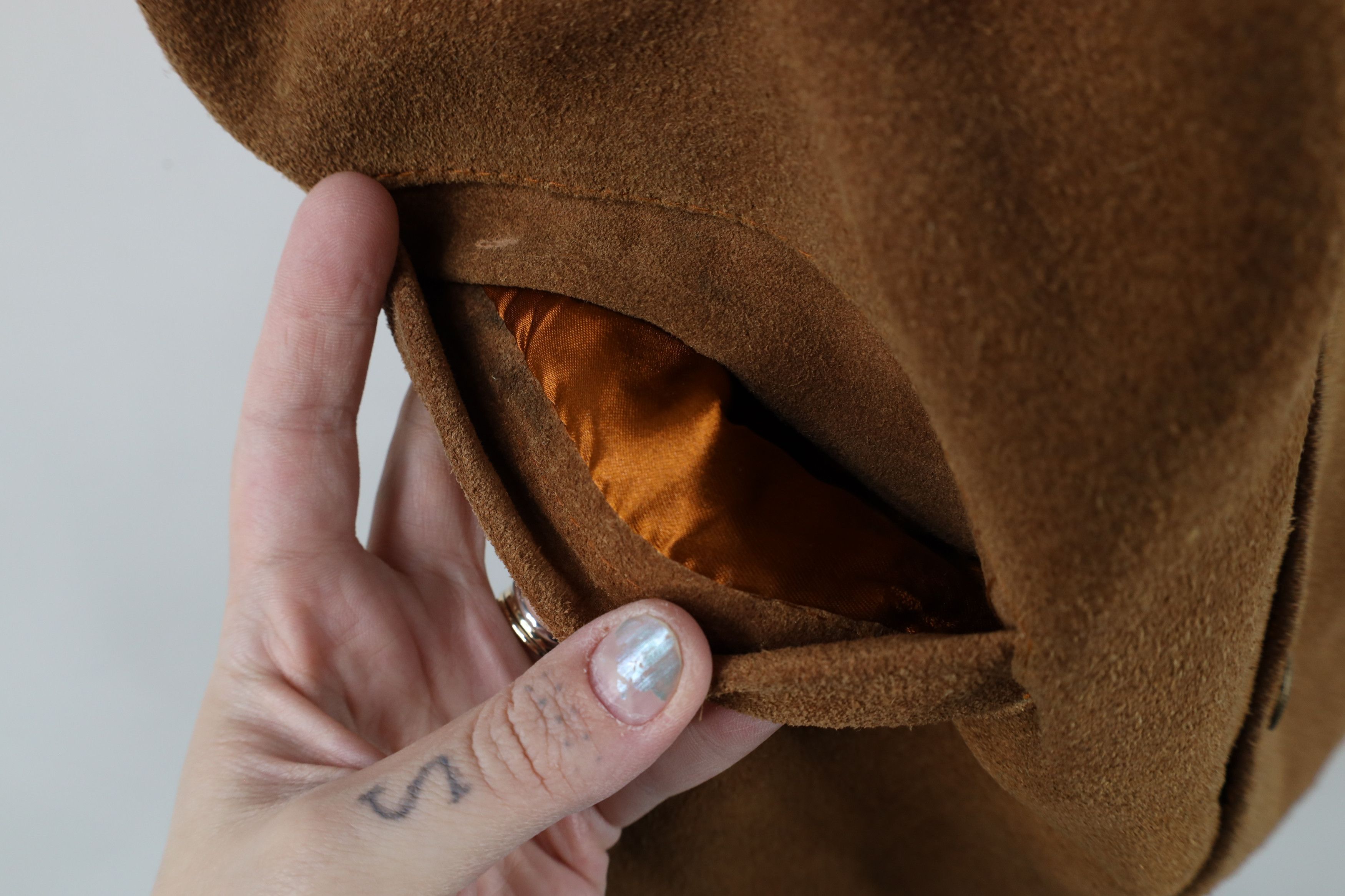 Vintage Vintage 90s Streetwear Buckle Back Suede Leather Vest Jacket Size US M / EU 48-50 / 2 - 7 Thumbnail