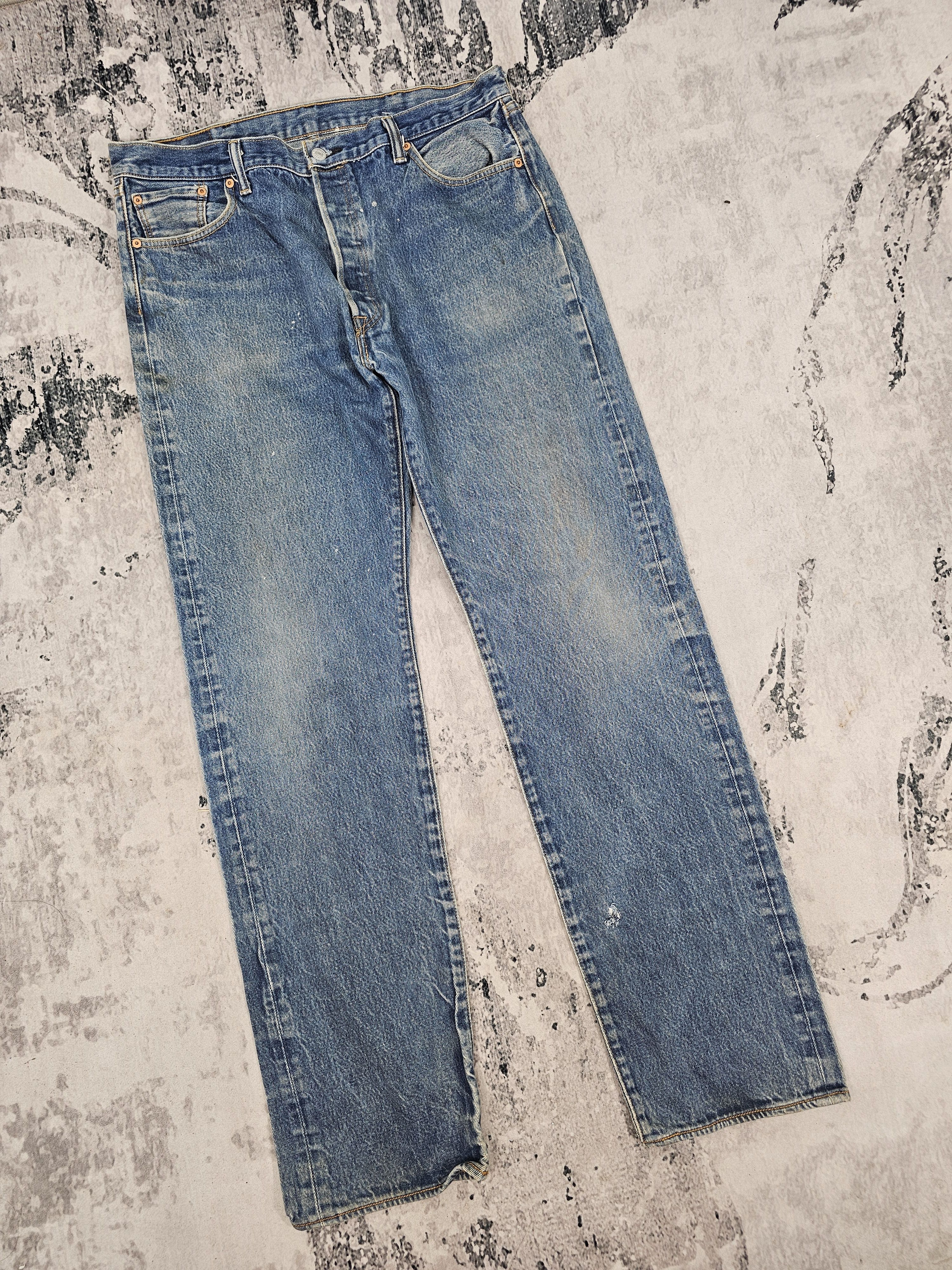 Levi's Vintage LEVIS 501 Medium Wash Blue Jeans L0456 Size 37X34 Size US 37 - 2 Thumbnail