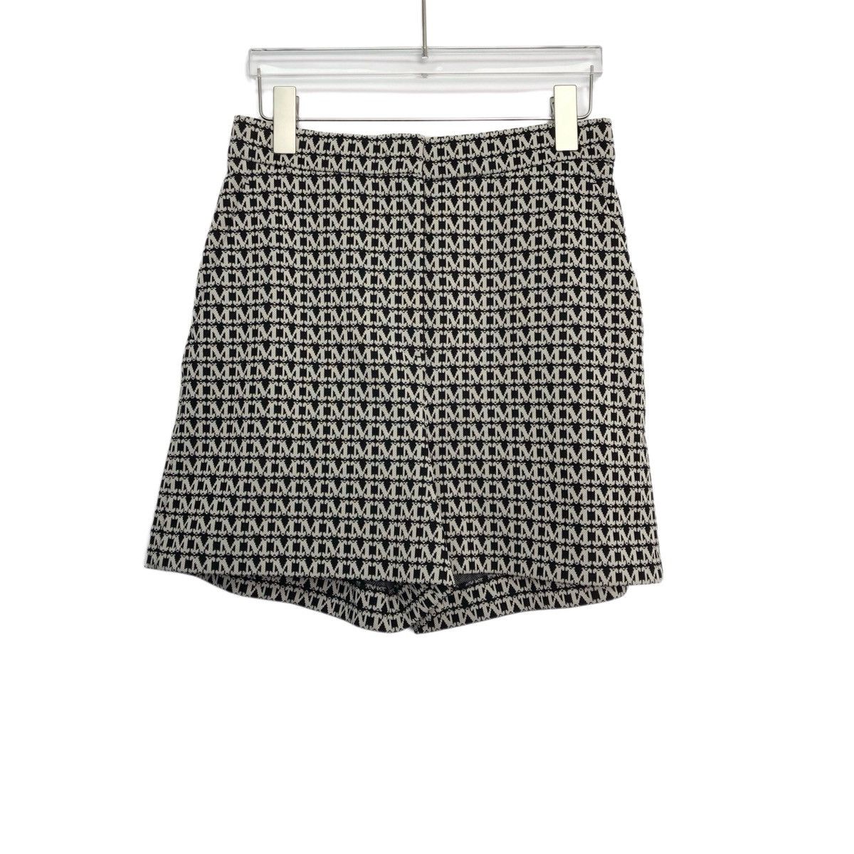 Max Mara MaxMara All Over M Letter Printed Knit Shorts K26WX Size 26" / US 2 / IT 38 - 1 Thumbnail