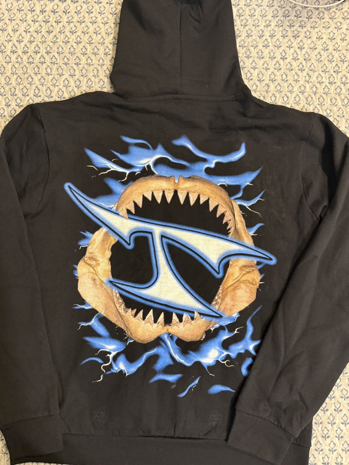 Other Trinx Shark Hoodie size LG Size US L / EU 52-54 / 3 - 2 Thumbnail