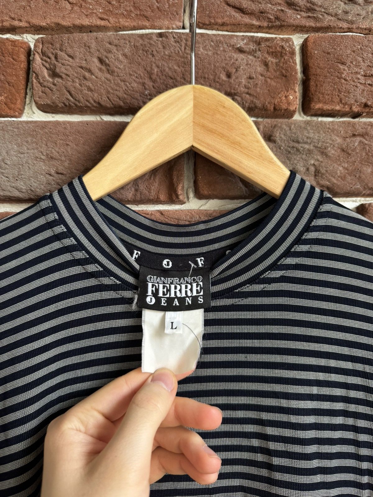 Gianfranco Ferre Vintage 90s Gianfranco Ferré Stripped Tshirt Designer Hype L Size US L / EU 52-54 / 3 - 8 Thumbnail