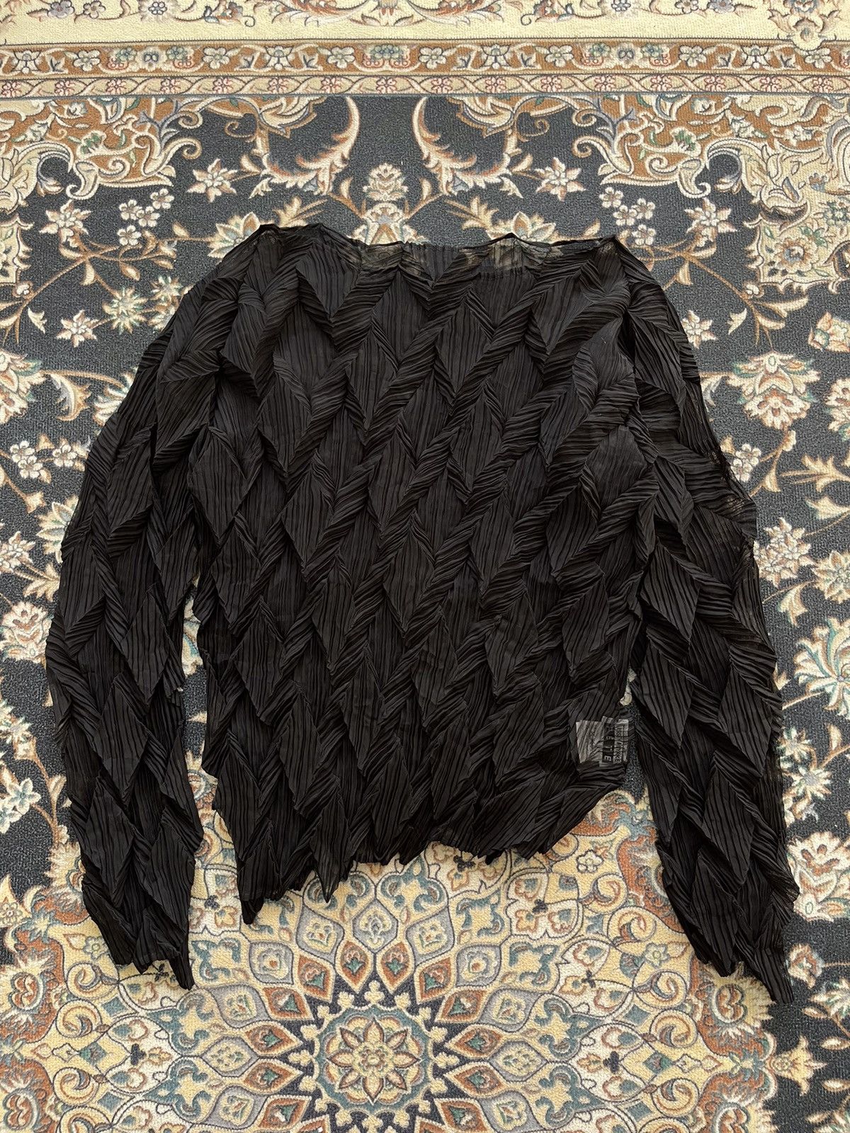 Issey Miyake × Pleats Please Issey Miyake 2007 Issey Miyake Fete 3D Patern Top Size US M / EU 48-50 / 2 - 1 Thumbnail