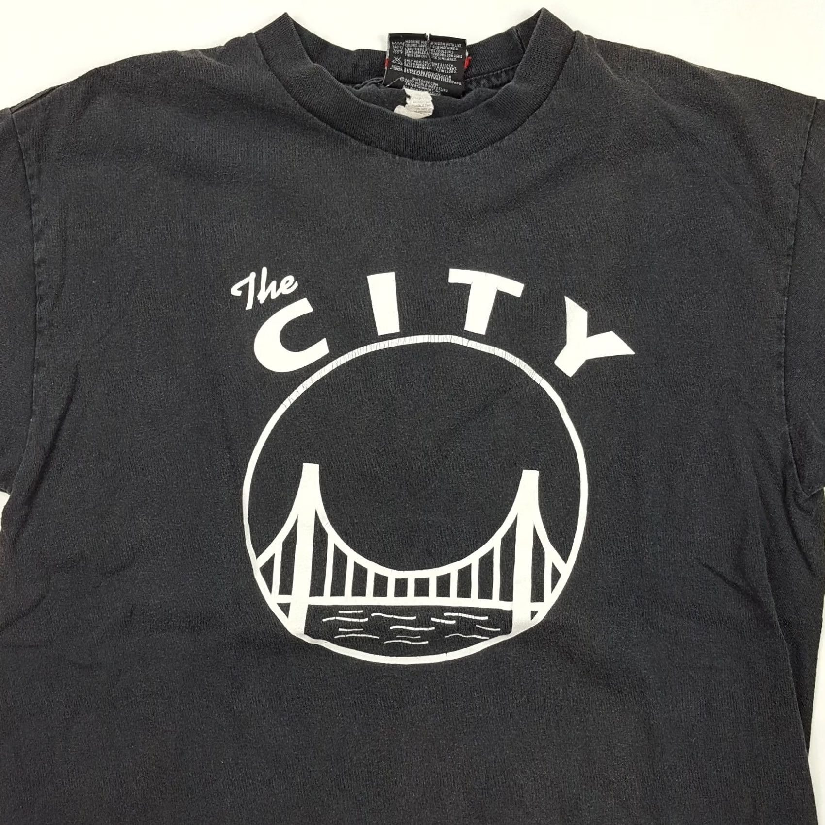 Vintage VINTAGE WWE The City Wrestling T-Shirt Mens M Black Rock Promo 2007 Retro 00s Graphic Print Crew Neck Short Sleeve Size US M / EU 48-50 / 2 - 2 Thumbnail