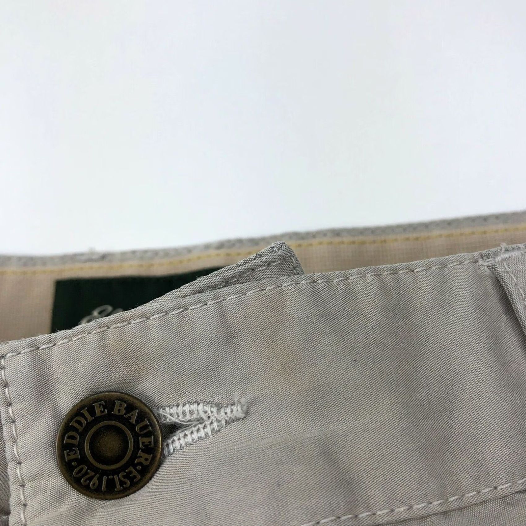 Eddie Bauer Eddie Bauer 40 Mens Beige Cargo Casual Flat Front Walking Shorts Size US 40 / EU 56 - 6 Thumbnail